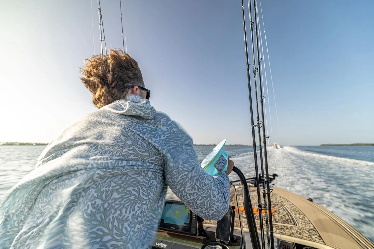 Built for those last-minute runs when the storm line&rsquo;s chasing your wake.
Fast-drying, feather-light, and ready for whatever&rsquo;s rolling in.

There&rsquo;s a reason the Coral Sea Breeze Hoodie doesn&rsquo;t stay in stock!

#watermanoutfitte