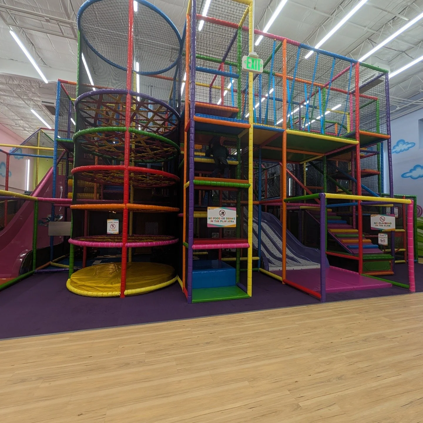 Are your kids out of school this week? Do you need something to do with them? Check out Kid's Empire in Columbus. This is THE BEST indoor play space for all ages. Help me spread the word about this awesome new place in our community!
Read more about 