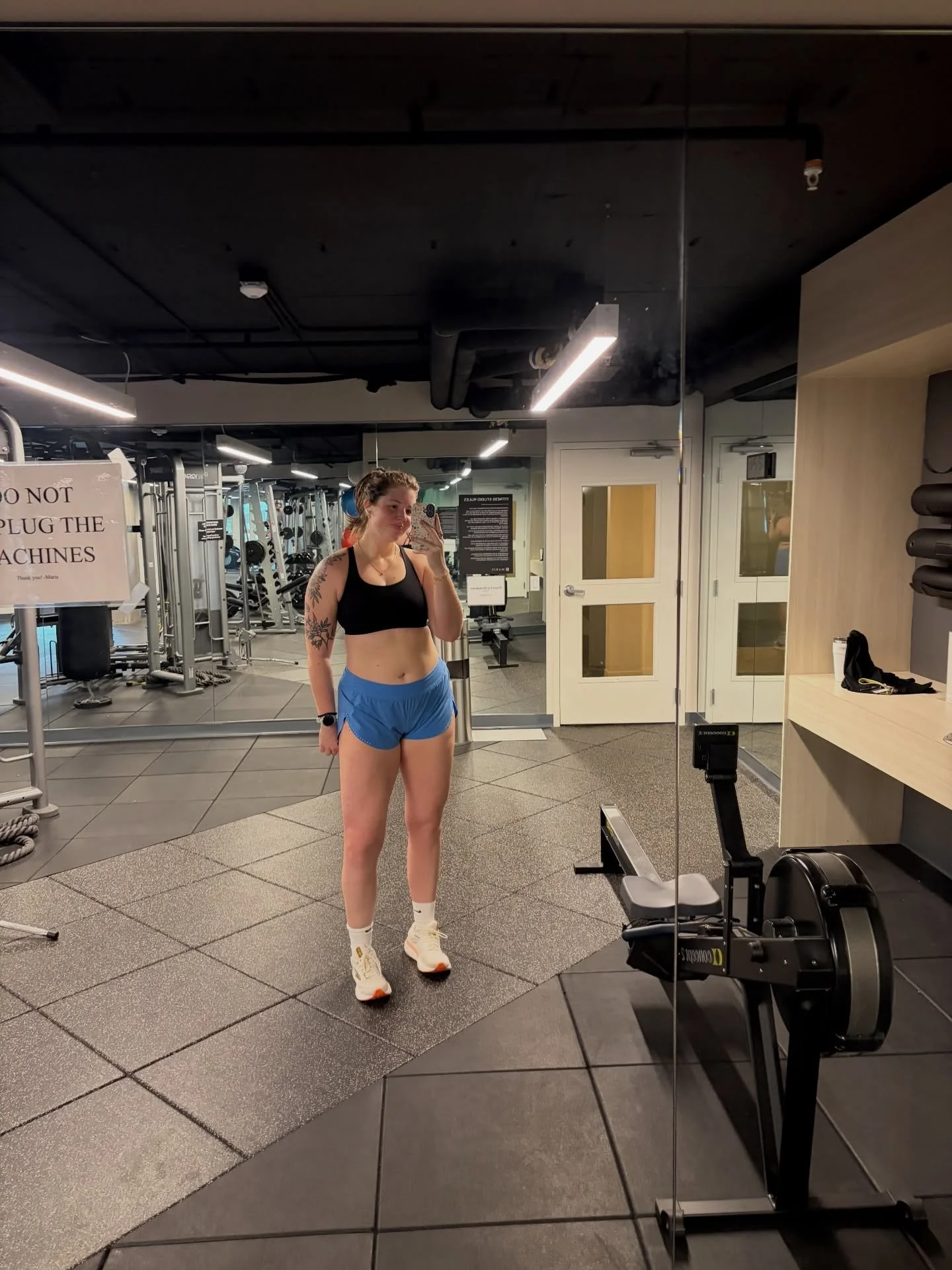 just reminding you that the same body can look a lot of different ways in a lot of different angles and lighting - and it&rsquo;s still sexy in every one 😉

spent most of December traveling and fighting illness so it felt good to lace the ol sneaks 