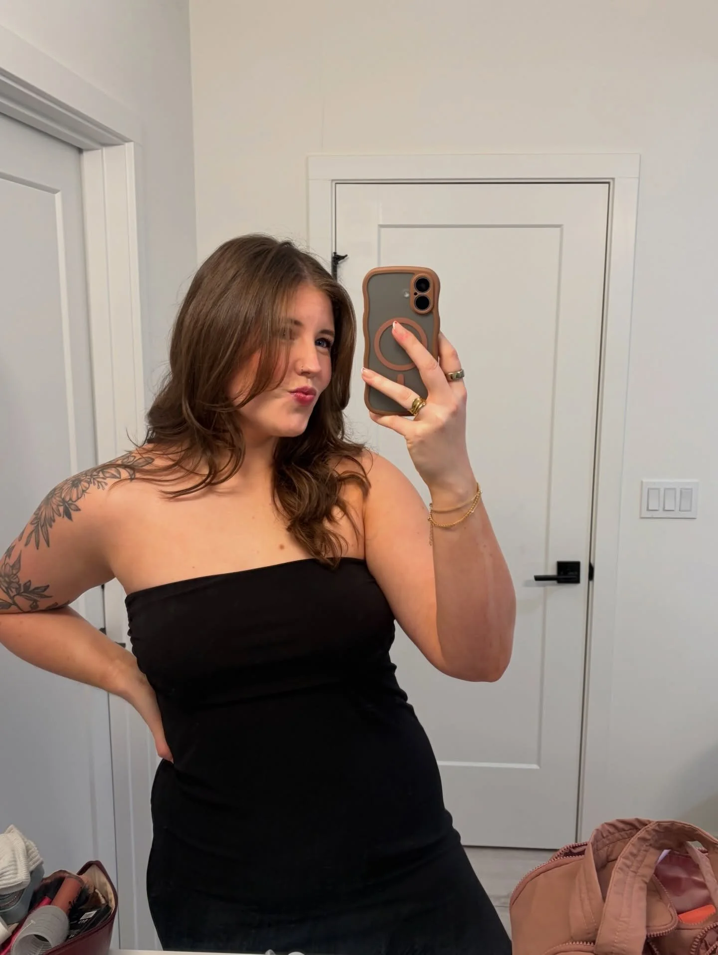 love does look pretty on me, doesn&rsquo;t it?🤍