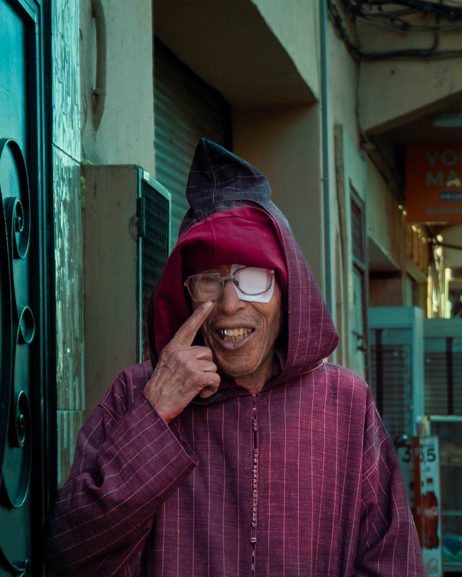 Old man in red 2.999.jpg
