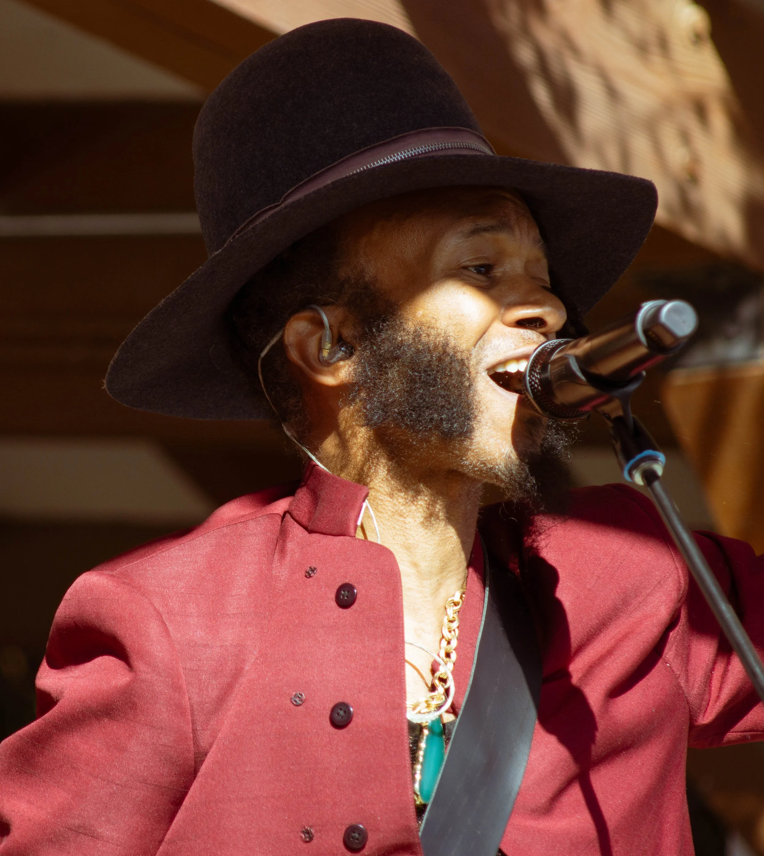 FANTASTIC NEGRITO 6.5.jpg