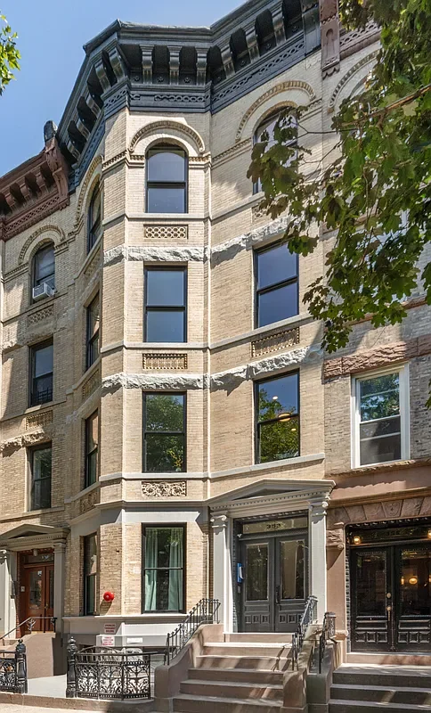 353 Sixth Avenue | Townhouse | $3,650,000