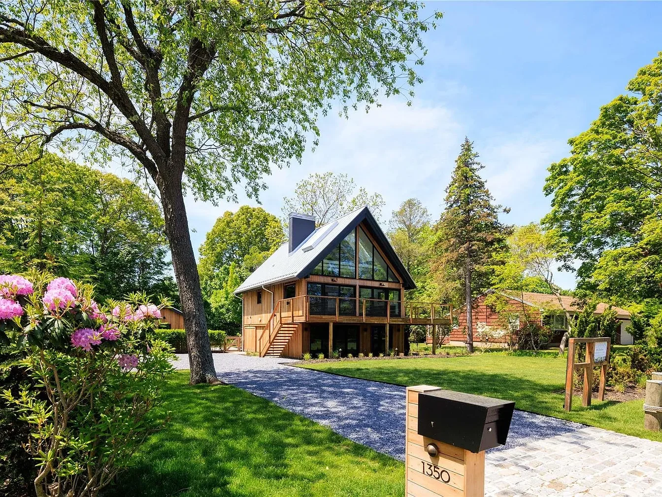1350 Bay Shore Road, Greenport | House | $1,827,100