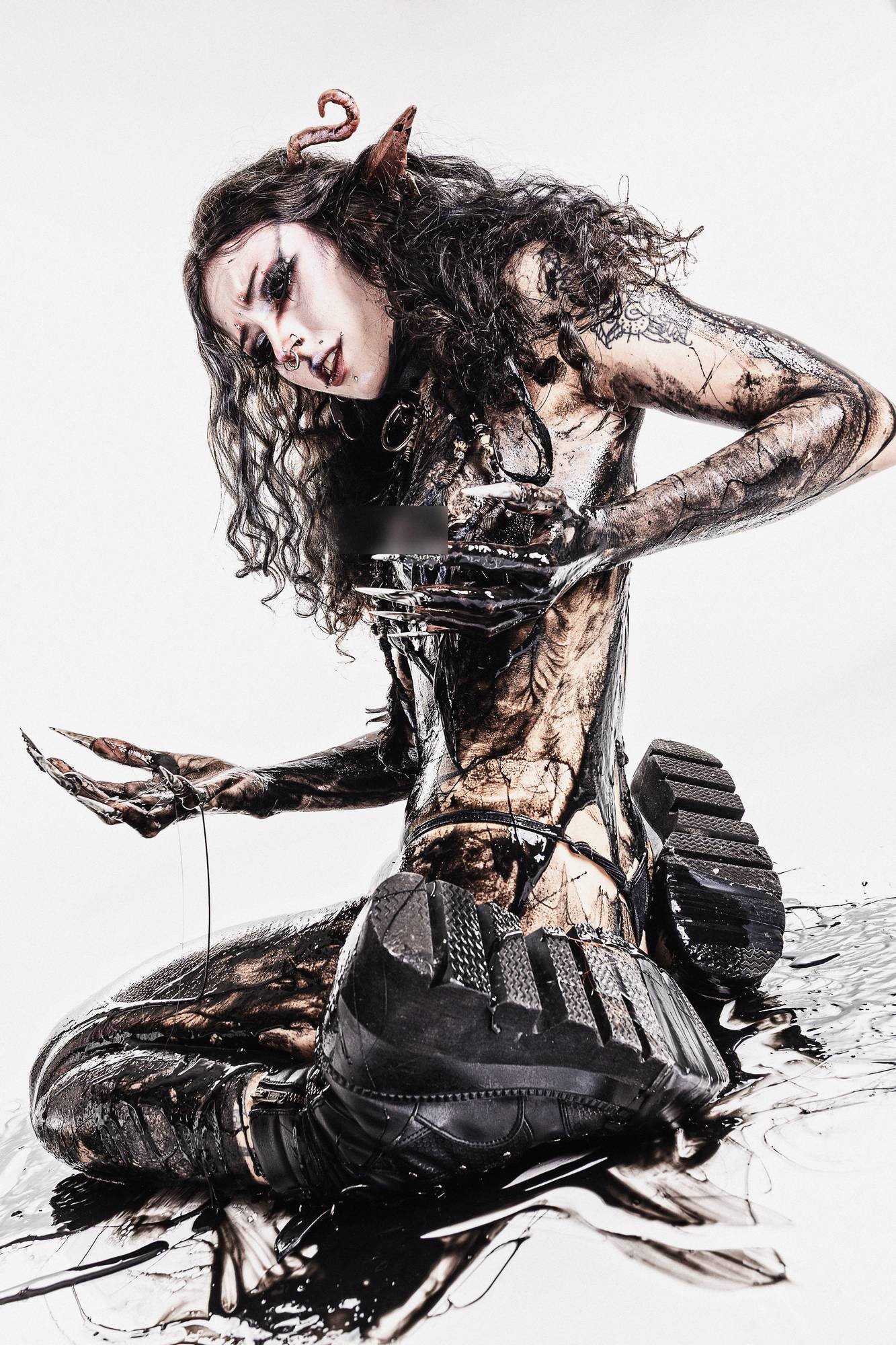 Alien in Slime-131.jpg