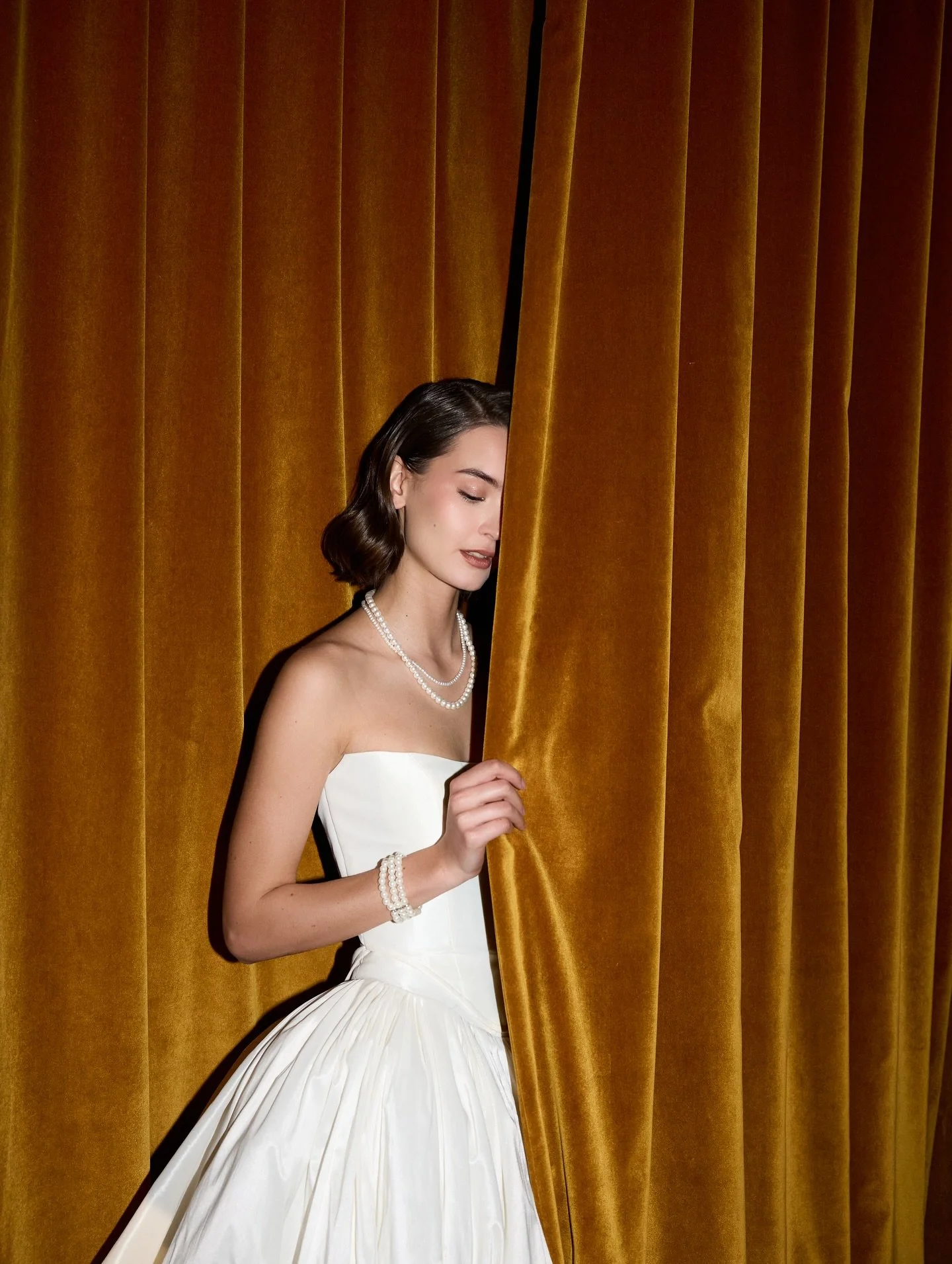 🩶
 #LhymneALamour #AmourEternel
&mdash;&mdash;&mdash;&mdash;&mdash;&mdash;
Wedding planner and designer: @elise.event
Ceremony officiant and wedding planner: @boldaslove_weddings 
Photographer : @jnesaisquoi.studio 
Venue : @hotelrochechouart
Weddin