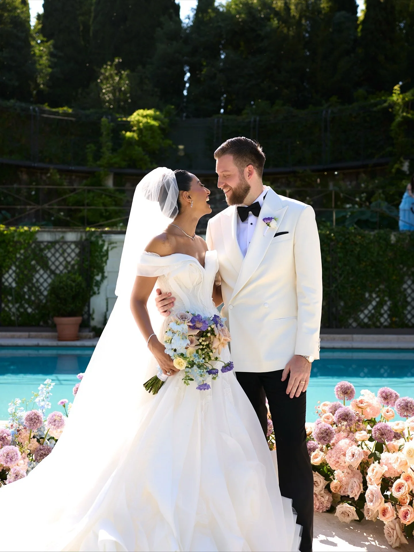 Yes, i do🩶
—-
Wedding planner & designer @mirkozagowp @roberta_zago_
Photographer : @jnesaisquoi.studio
Make-up artist : @jhajhamakeupartist
Hair stylist : @maral_haicouture
Dress: @innocentiadresses via @marytrufel_dubai 
Jewelry : @dama