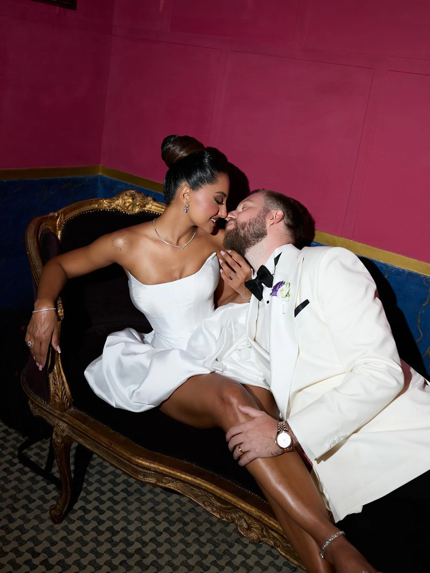 When the dance floor turns into the moment &mdash; laughter, wild moves, full hearts&hellip; and a bride who absolutely stole the show. 💃🕺
&mdash;-
Wedding planner &amp; designer @mirkozagowp @roberta_zago_
Photographer : @jnesaisquoi.studio
Make-u