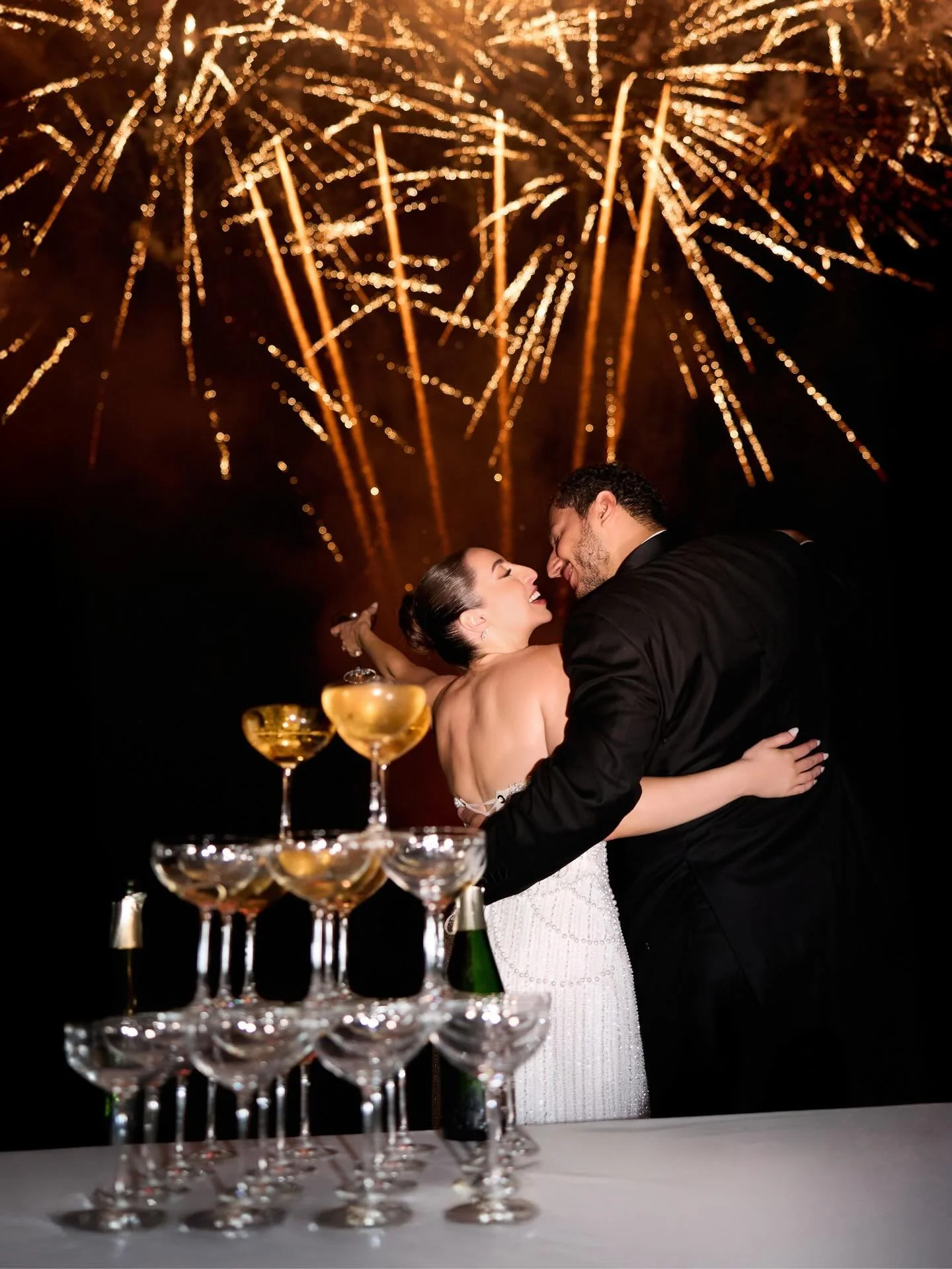 Fireworks in the sky, champagne in our glasses and a dance floor that never slept ✨🥂🩶

Wedding Planner &amp; Designer @jasminandpeonies 
Photographer @jnesaisquoi.studio 
Videographer @thomasschweighofer_ 
Content creator @jnesaisquoi.rarities 
Ven