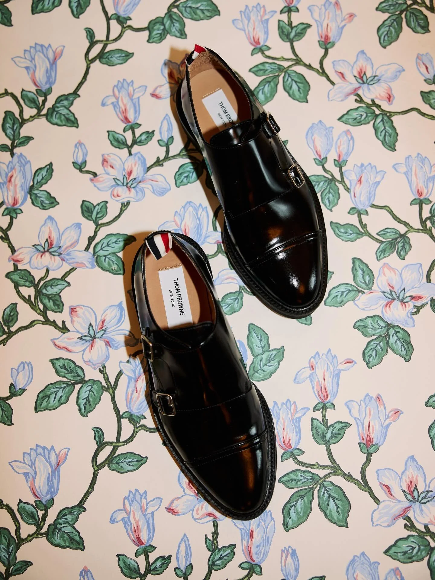 Thank you, 2025! Entering 2026 wrapped in flowers, love, and gratitude. Wishing everyone a happy, happy New Year 🎉