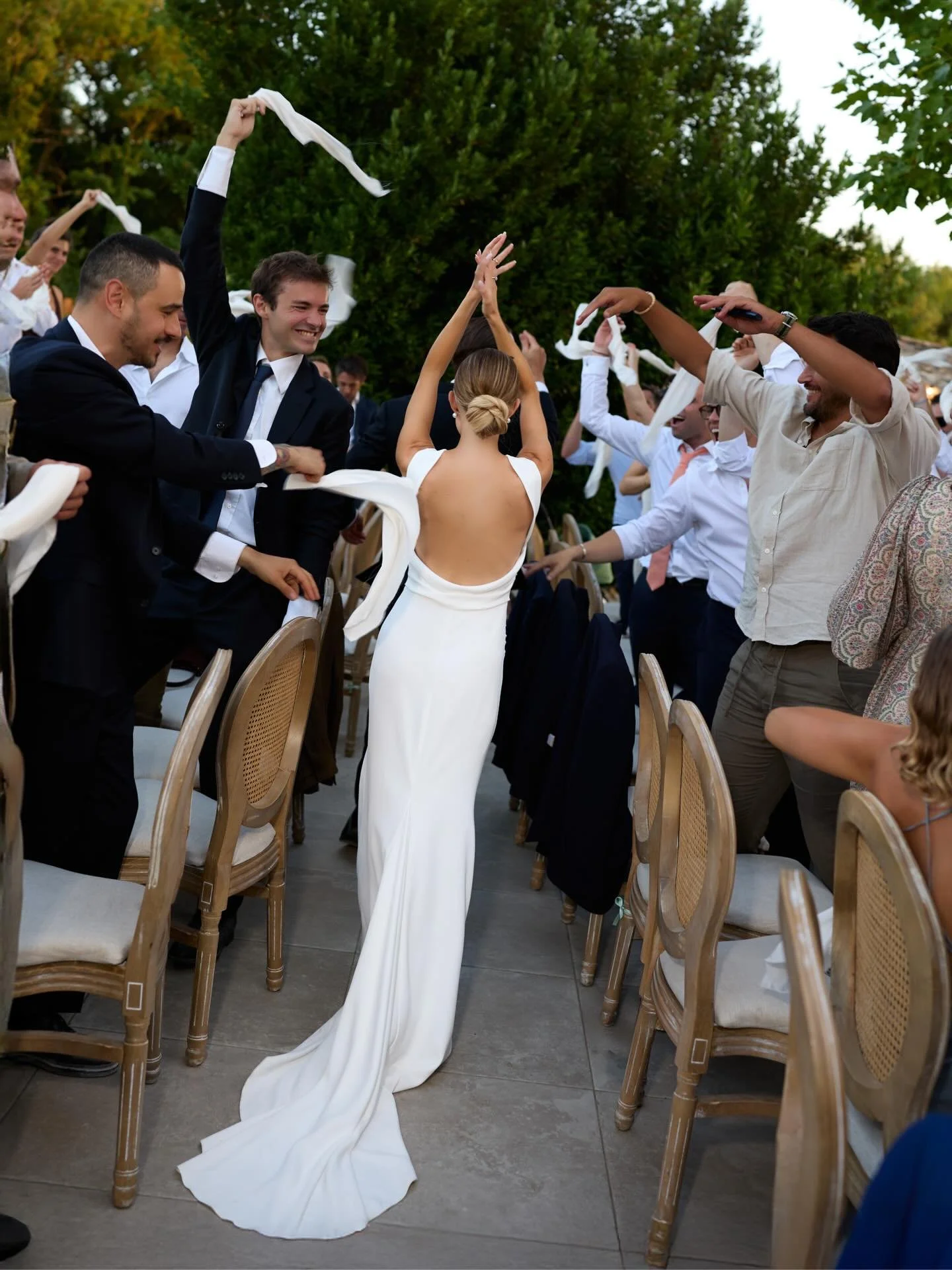 Reminiscing that summer breeze in the South of France 🩶
&mdash;-
Wedding planner &amp; Designer @empreinteephemere
Photographer @jnesaisquoi.studio
Content creator @jnesaisquoi.rarities
Filmaker @viewfilms.w
Wedding dress @aerenica
Venue @maison.cla