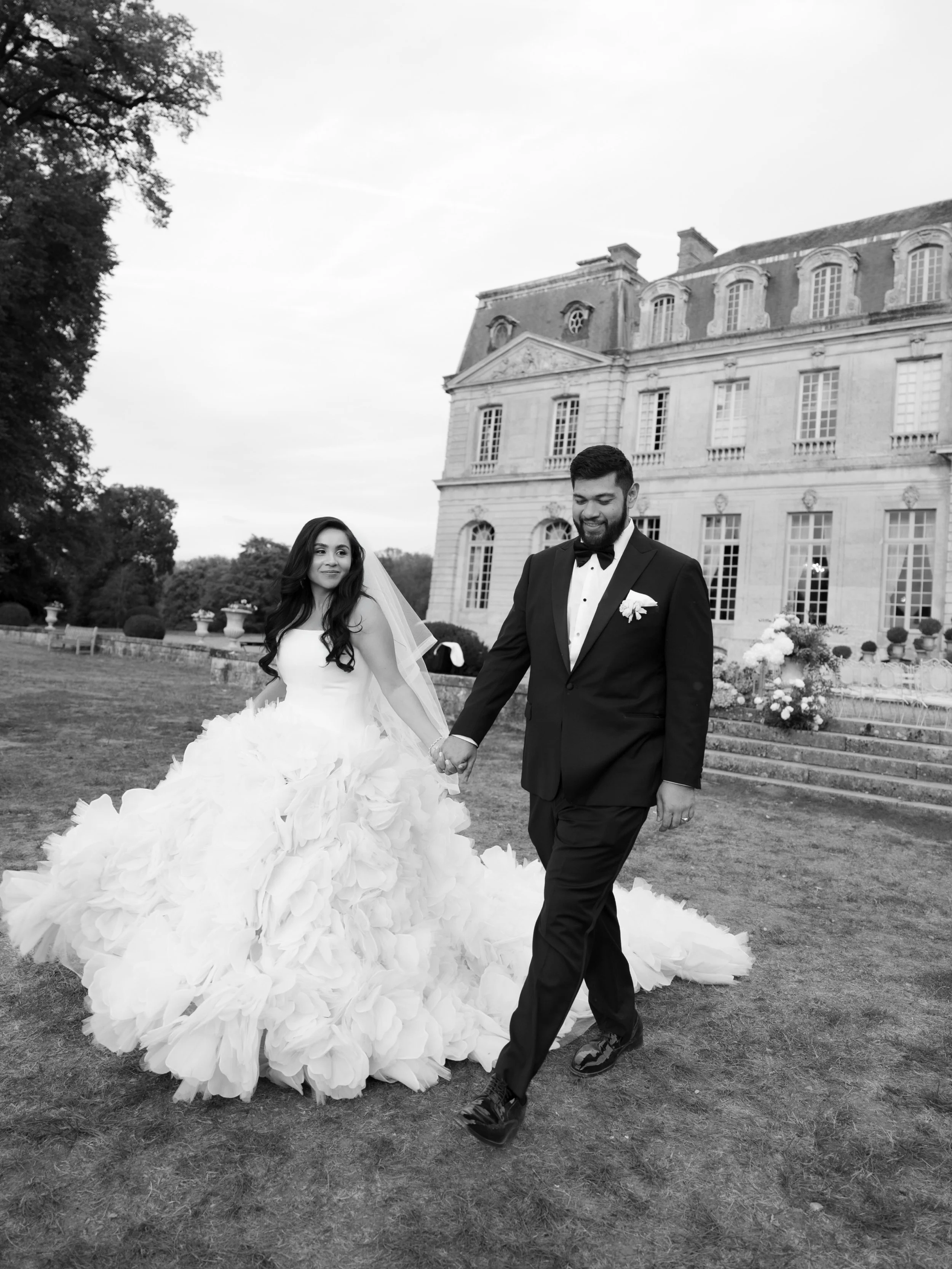 Happy tears, endless dancing, candlelight, music, and a little bit of magic. The best weekend with the best people. ✨
-&mdash;
Planning &amp; Design : @lauraandrea_wedding
Venue : @chateaudechamplatreux
Photographer : @jnesaisquoi.studio
Videographer