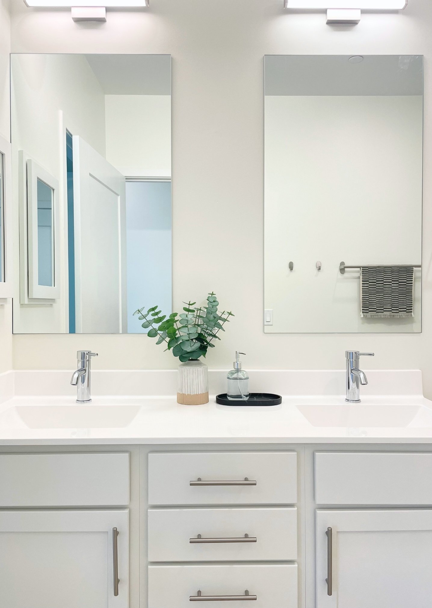 Unit308 Bath angle 1.jpg