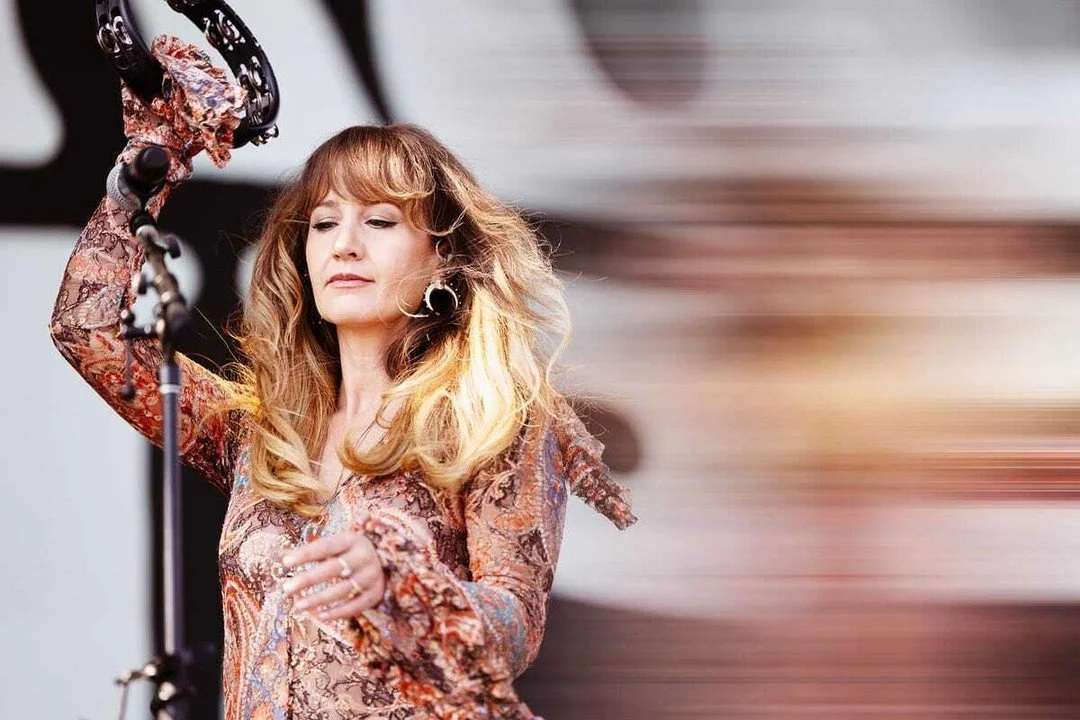 THROUGH THE LENS: California&rsquo;s Ohana Festival and Rhode Island&rsquo;s Rhythm &amp; Roots Festival Light Up the Skies with Roots Music

This week&rsquo;s column features two homegrown roots festivals at opposite ends of the country: Ohana Festi