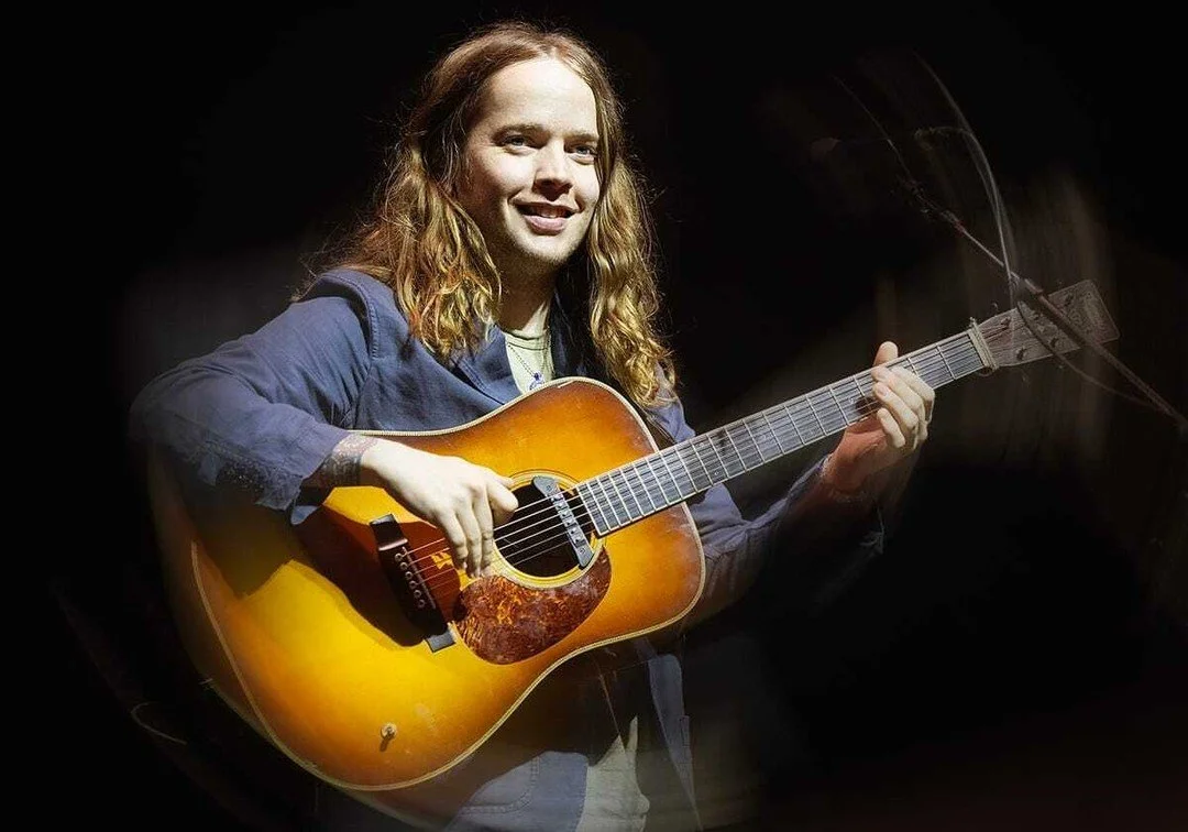 What is an audiophile recording? How does it differ from a regular record, or for that matter, a CD or tape? In the words of @amosperrine: &quot;it's the difference between hearing the music you love and being in the room with the musicians who are p