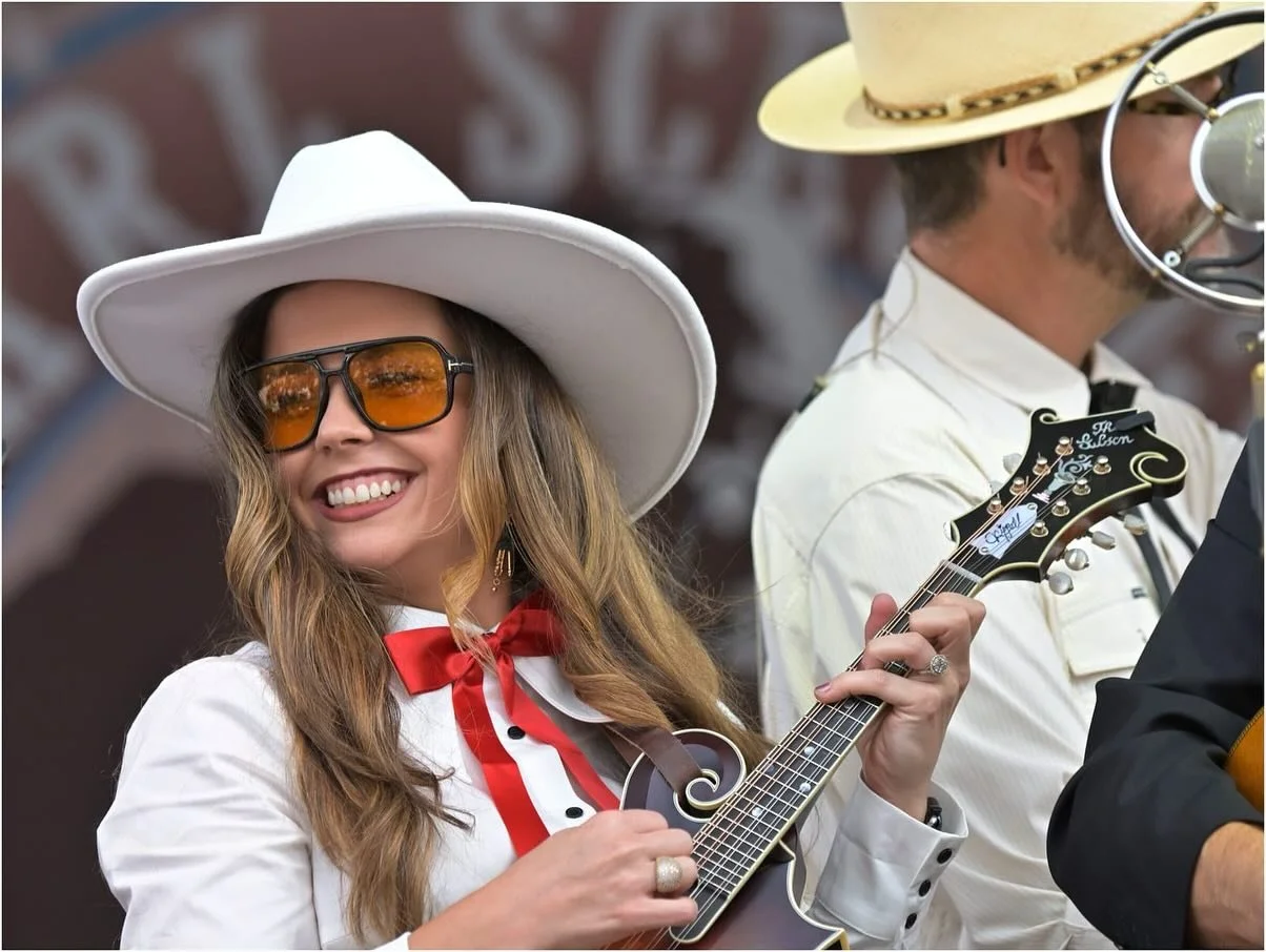 📸 THROUGH THE LENS 📸: From Pennsylvania to Florida, Four Roots Music Fests Light Up the Autumn Sky

As autumn moves swiftly into winter, this week&rsquo;s THROUGH THE LENS column revisits some standout fall festivals that slipped through our crowde