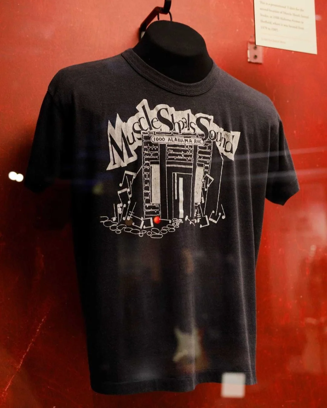 If you're looking for a good reason to head to Nashville in 2026, the newest exhibition at the @countrymusichof might tempt you.

&ldquo;Muscle Shoals: Low Rhythm Rising&rdquo; opened late last year and runs through March 2028. The exhibit offers a g