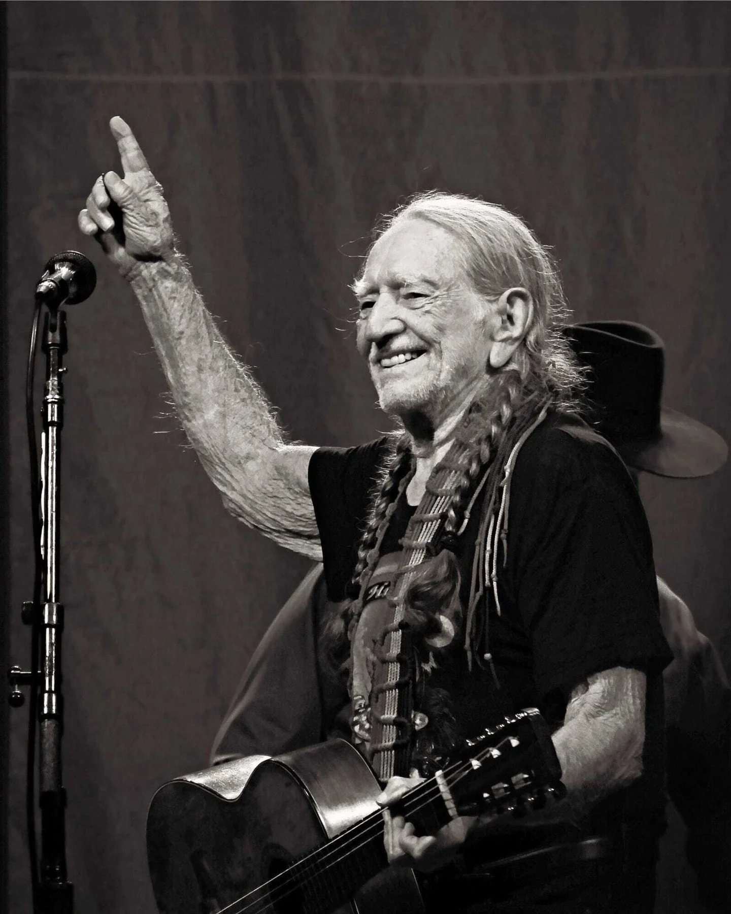 In this week's THROUGH THE LENS column, Amos Perrine zooms in on two labels, Intervention Records and Craft Recordings, who are reissuing classic audiophile records from Alison Krauss, Willie Nelson, and more. Read on at the link in our bio!