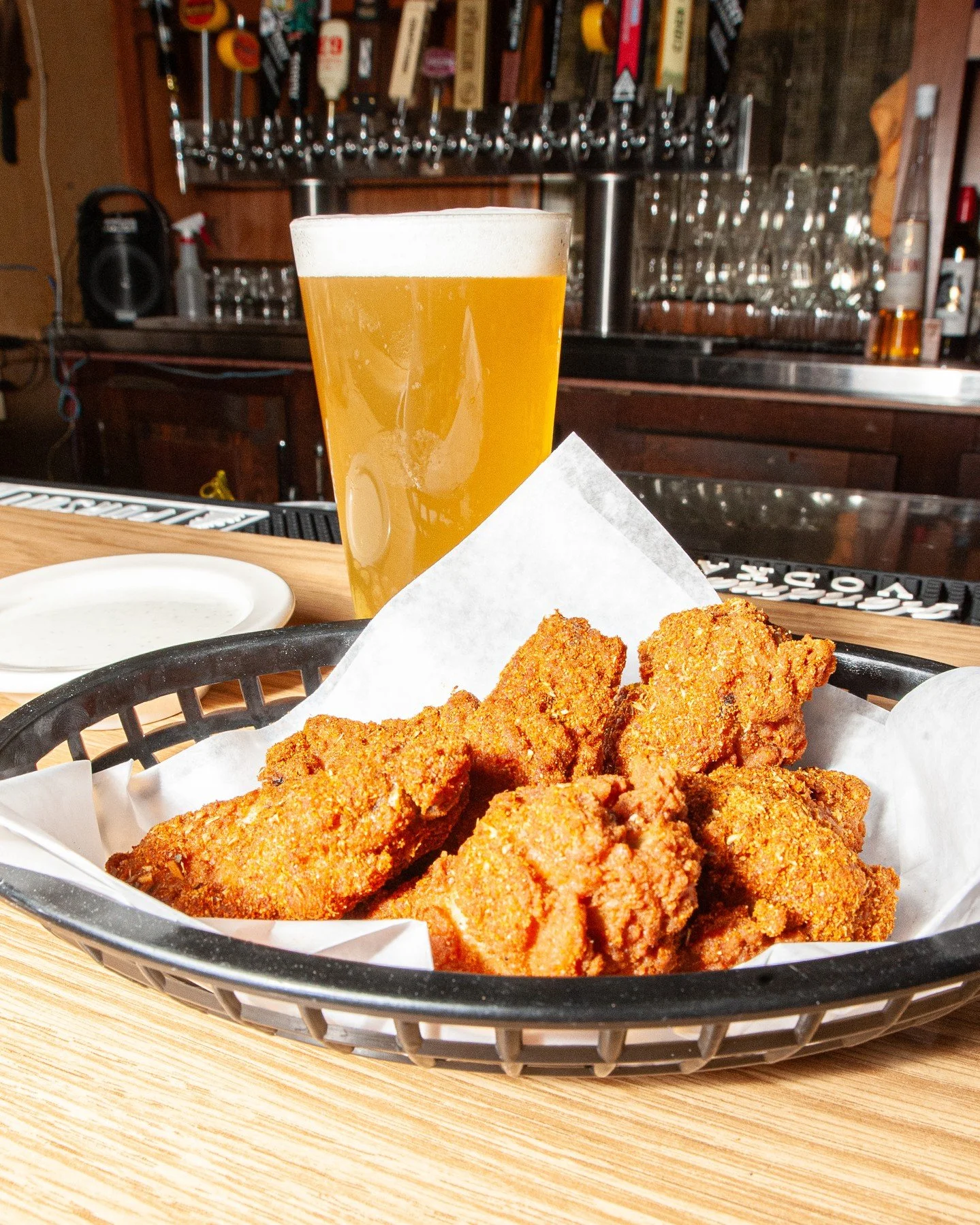 Who's ready for Wing + Beer Wednesday!?⁠
⁠
We've got $3 off draft beers and $3 off bone-in wings or boneless bites from 3 to 9 PM.⁠
⁠
Pick your flavor: BBQ, buffalo, sweet Thai chili, or our flavor of the week with ranch or bleu cheese on the side.⁠
