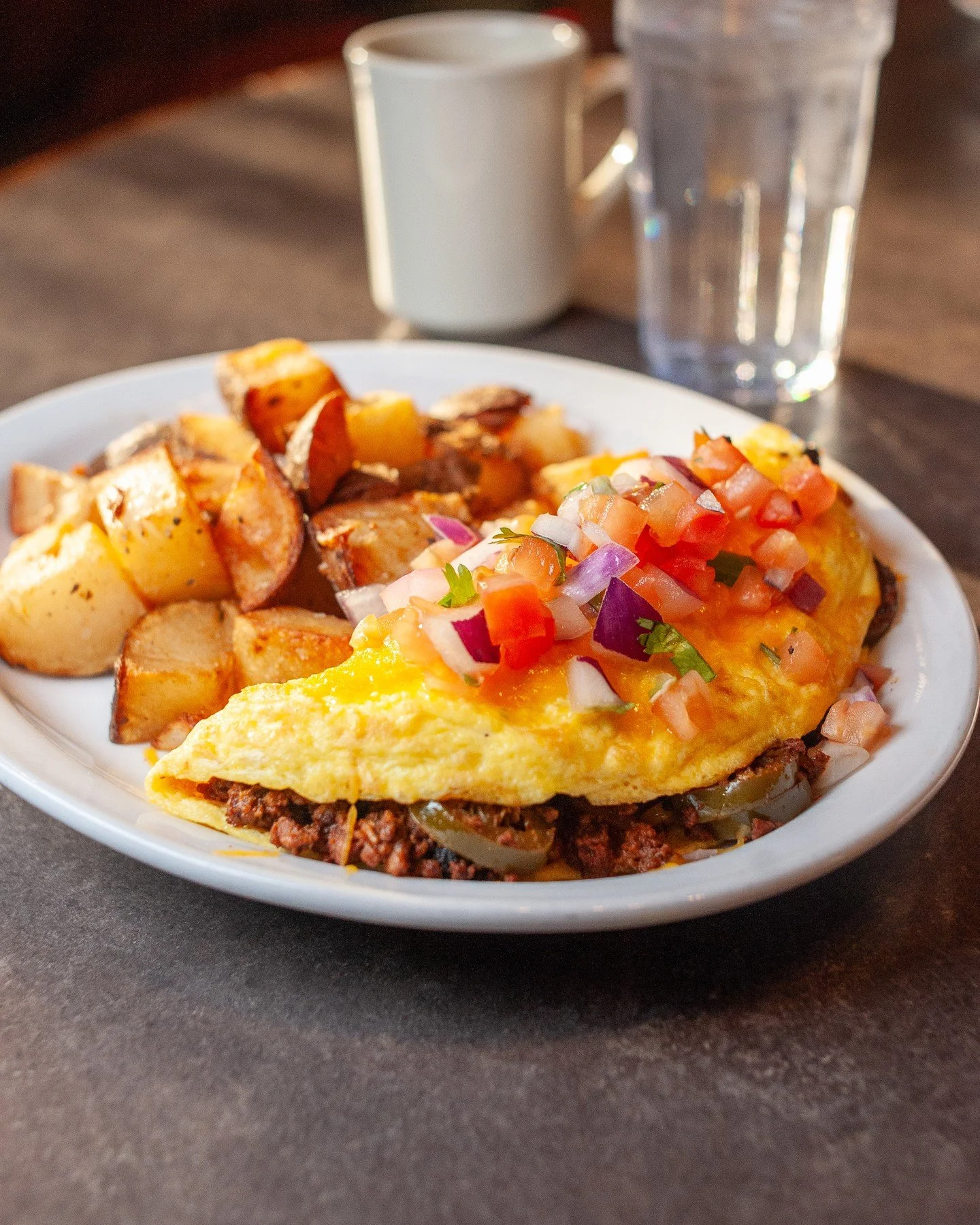 The Pico is basically a breakfast fiesta. Breakfast-iesta? Try saying that 5 times fast! 🍳🎉