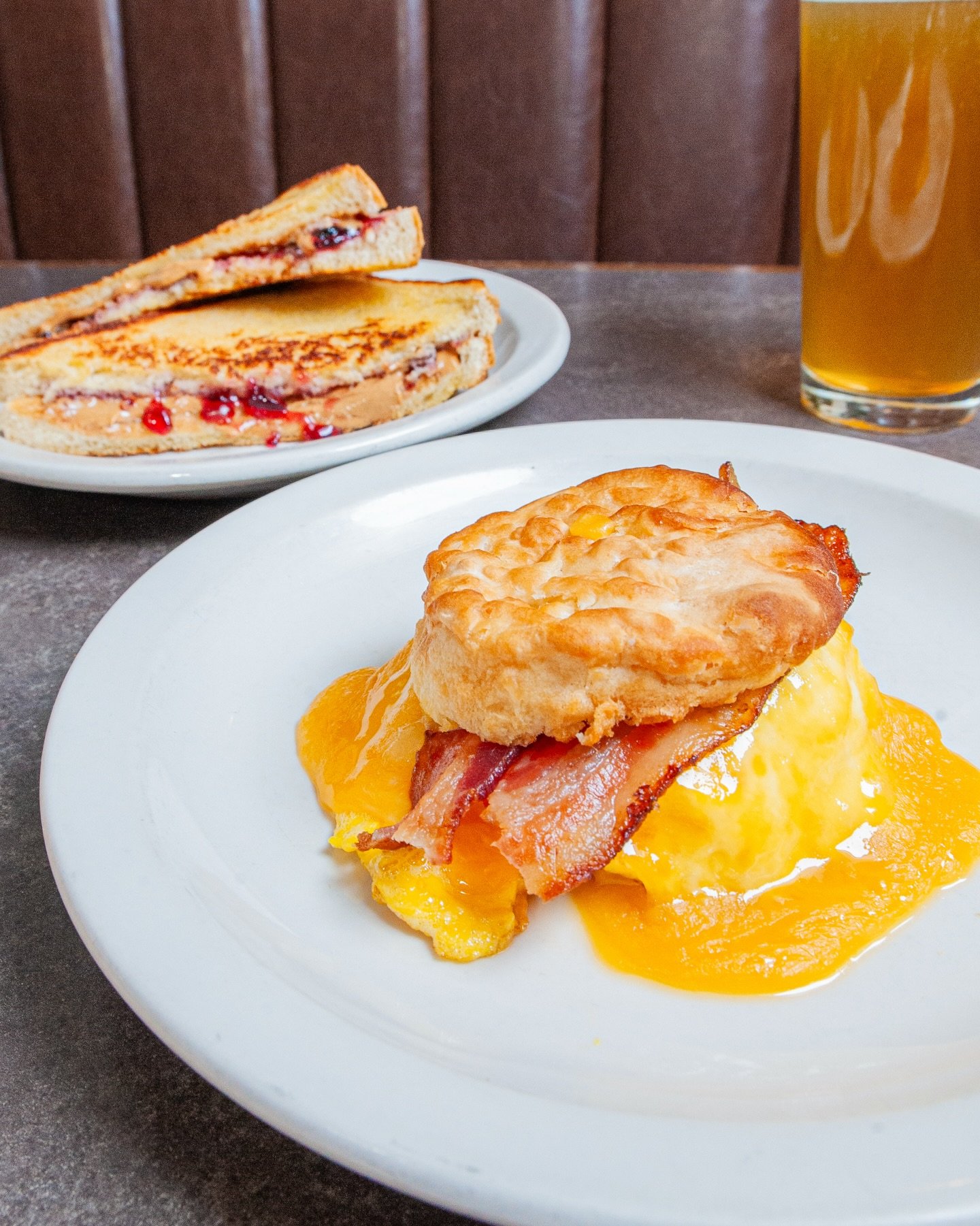 A couple of our new Happy Hour faves!

Bacon, Egg and Cheese Biscuit - $5
Toasted PB&amp;J - $6

Served every day between 3-6PM, along with lots of other great food and drink specials ✨
