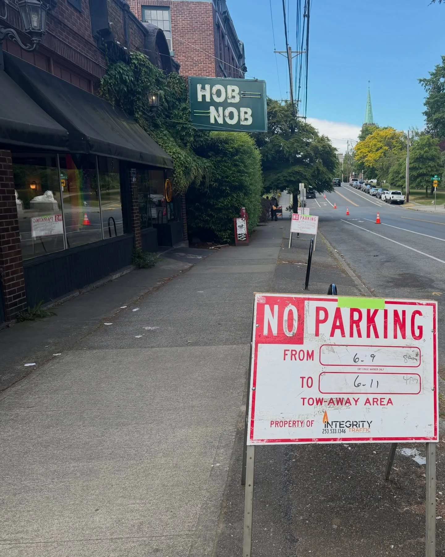 Heads up! There&rsquo;s some surprise road work on 6th, and sadly, no parking out front through the 11th. We&rsquo;re still here with our usual hours (7am-9pm) serving your fave eats and drinks ✨💚 

🍳🧇🍔🥙🥓🥞🍪🍦🍻