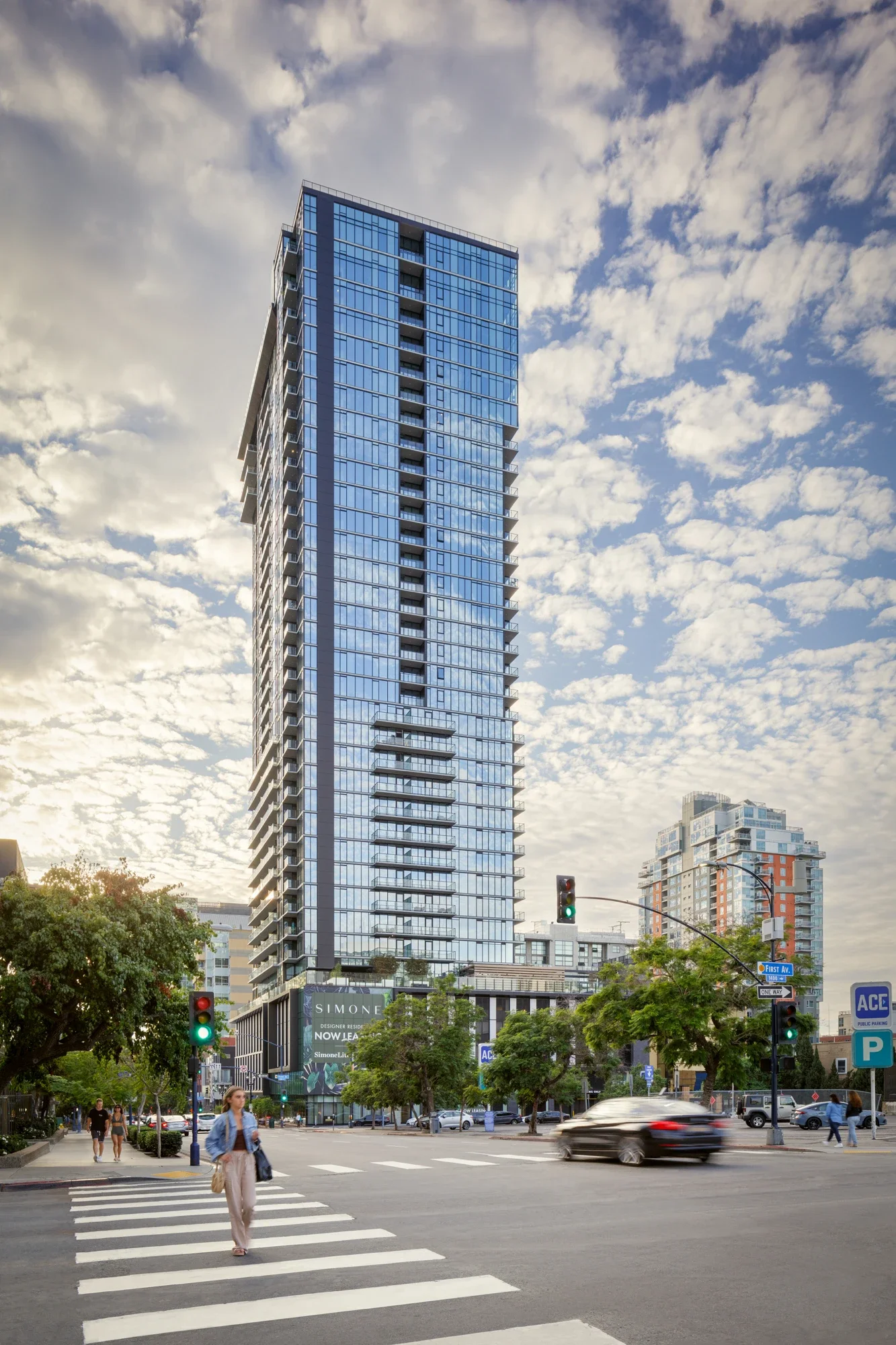 high-rise-residential-exterior-simone-san-diego-2-©robert-greaux-photography.webp
