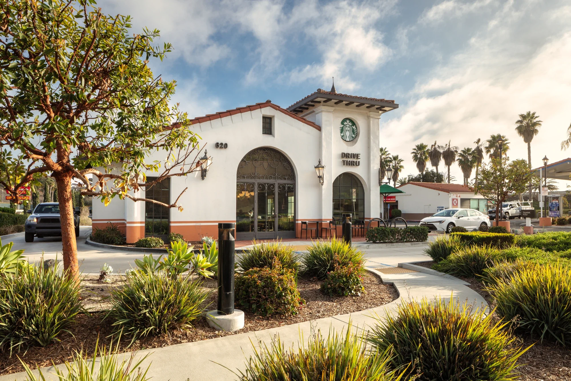 retail-exterior-starbucks-san-clemente-31-©robert-greaux-photography.webp
