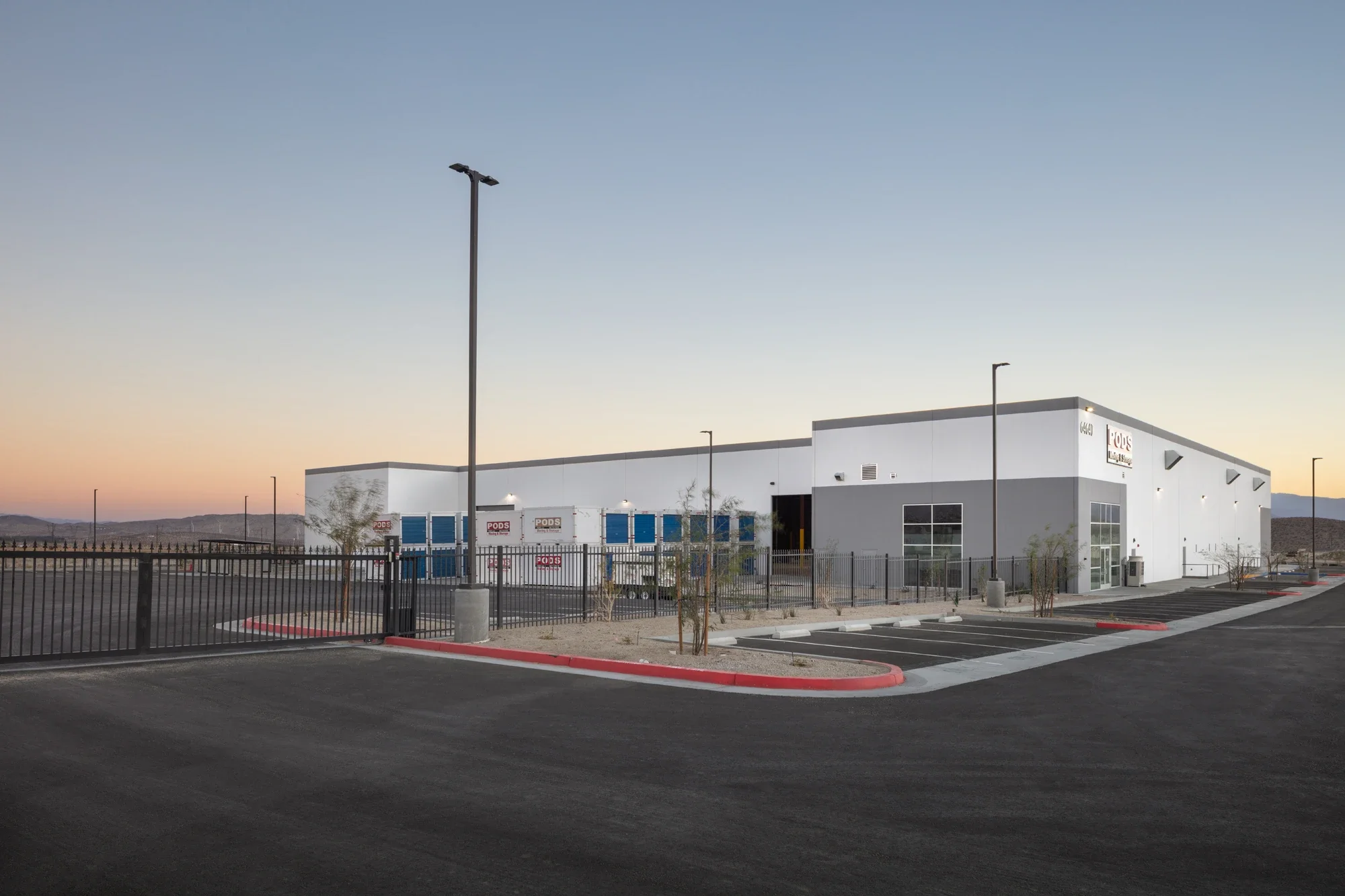 industrial-building-exterior-PODS-palm-springs-20-©robert-greaux-photography.webp