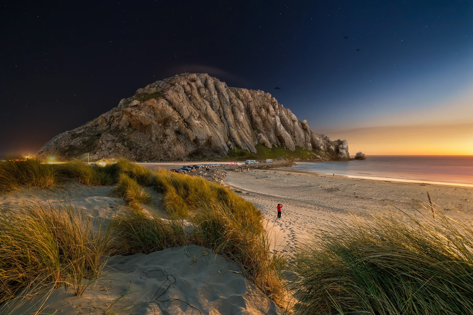 fine-art-morro-bay-rock-beach-sunset-twilight-1-©robert-greaux-photography.webp