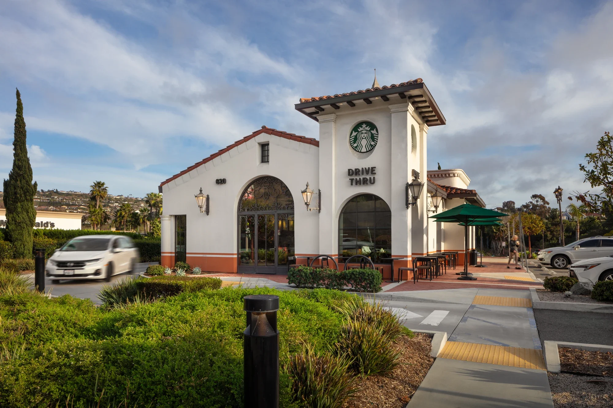 retail-exterior-starbucks-san-clemente-29-©robert-greaux-photography.webp
