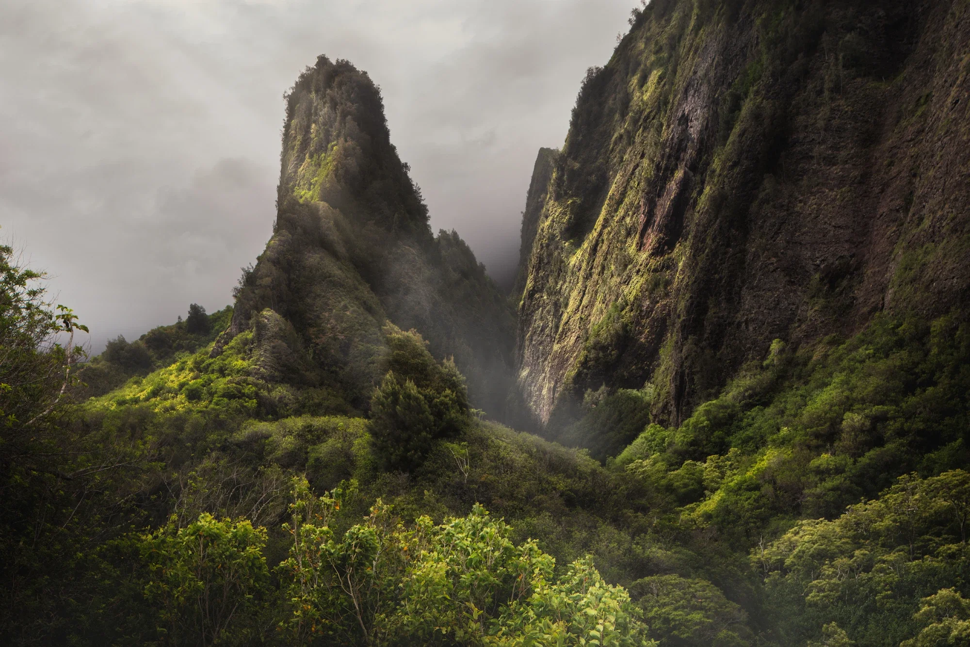fine-art-iao-valley-maui-1-©robert-greaux-photography.webp