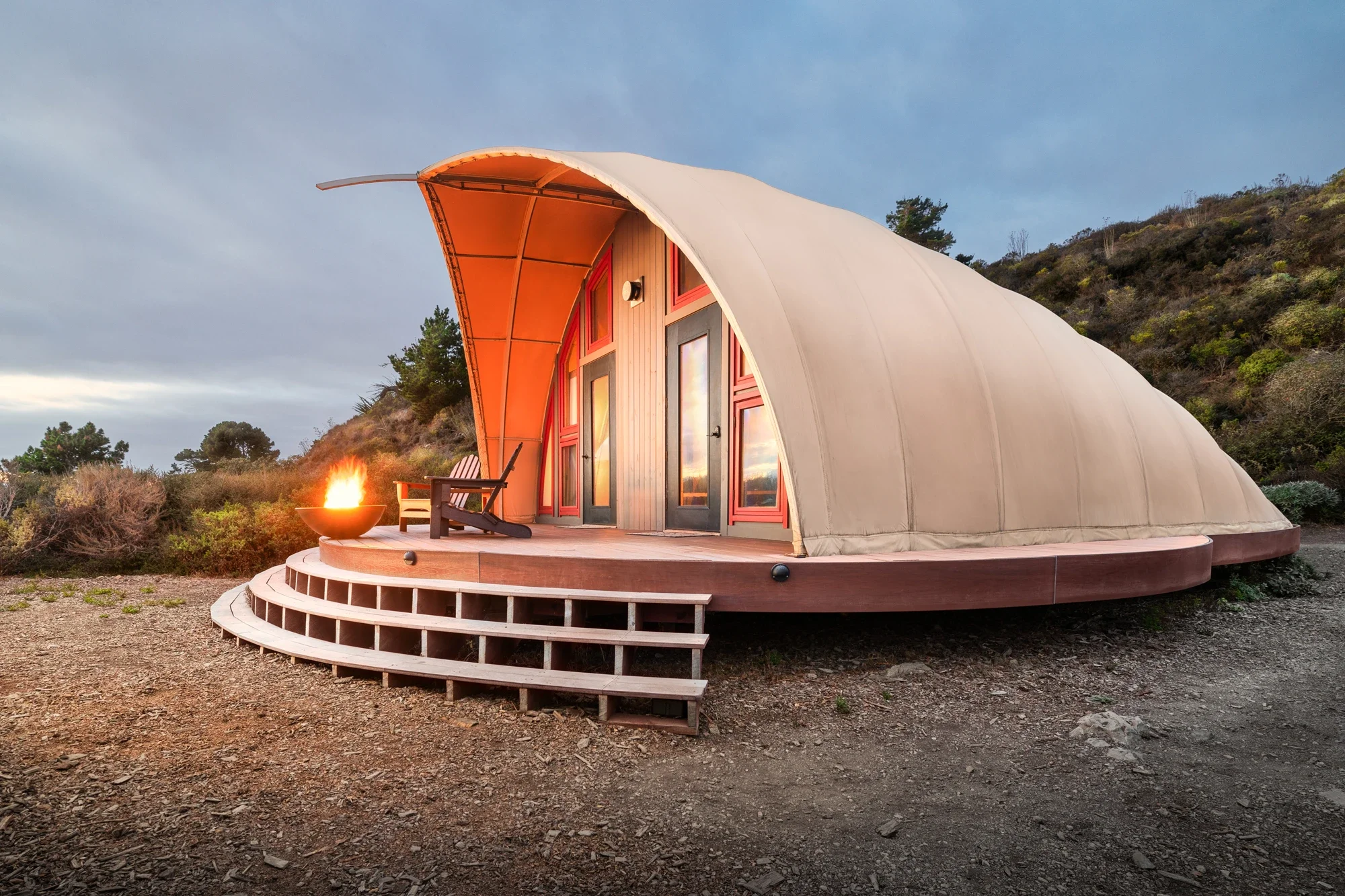 architecture-big-sur-autonomous-tent-treebones-4-©robert-greaux-photography.webp