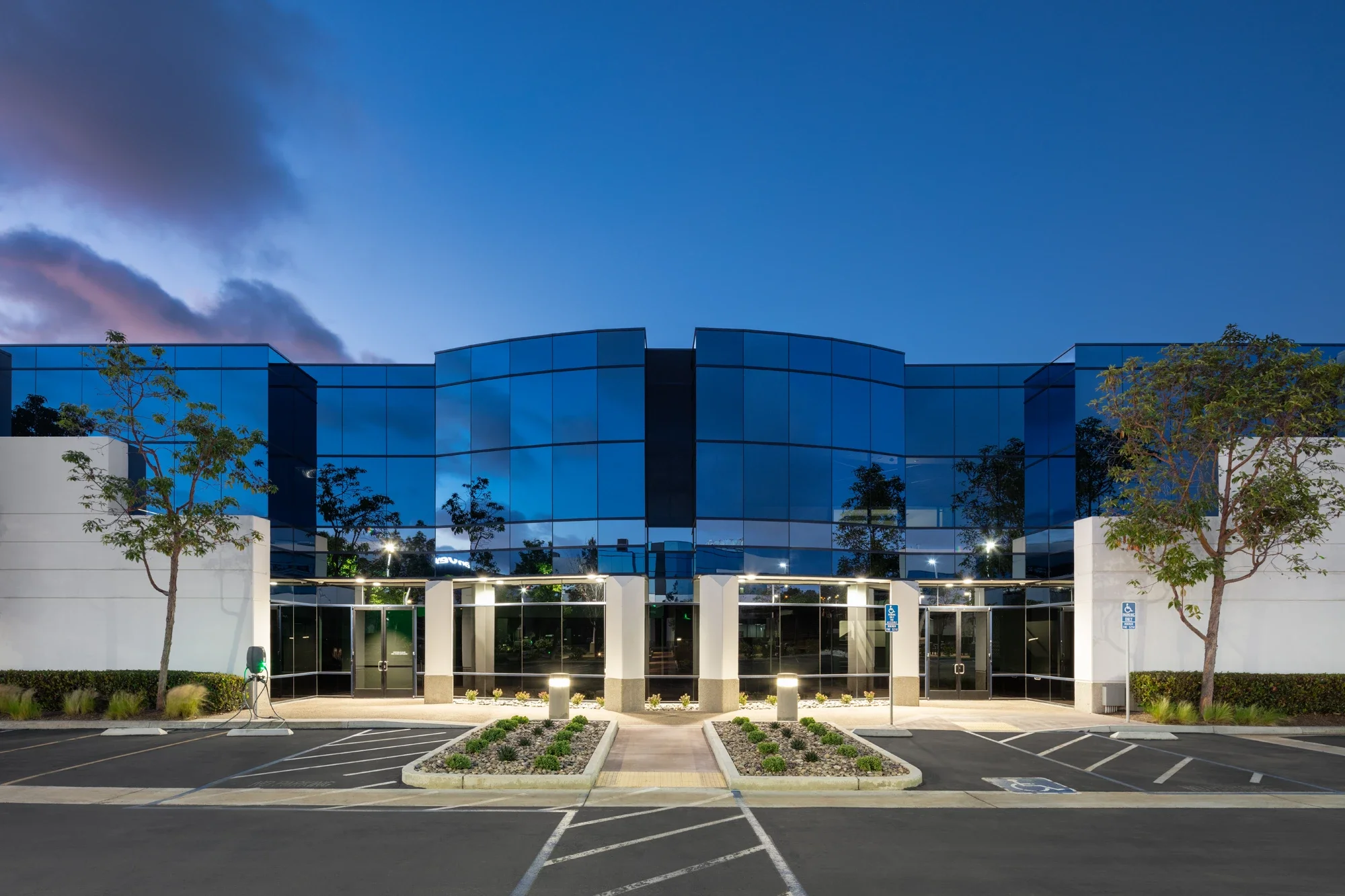 life-science-office-exterior-entrance-10398-pacific-center-sorrento-©robert-greaux-photography.webp