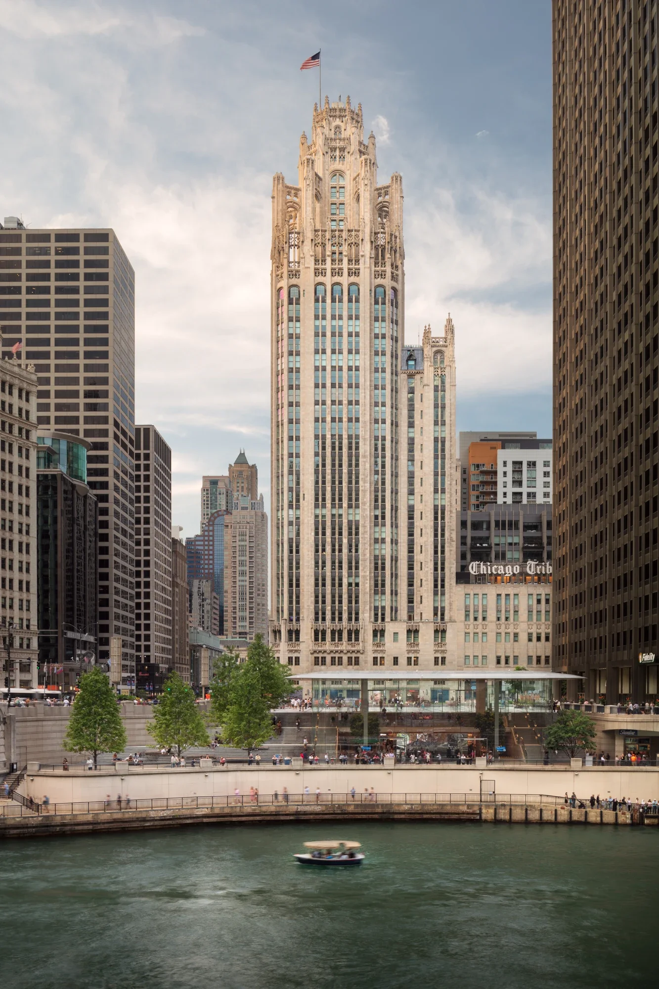 architecture-high-rise-chicago-tribune-building-chicago-0-©robert-greaux-photography.webp