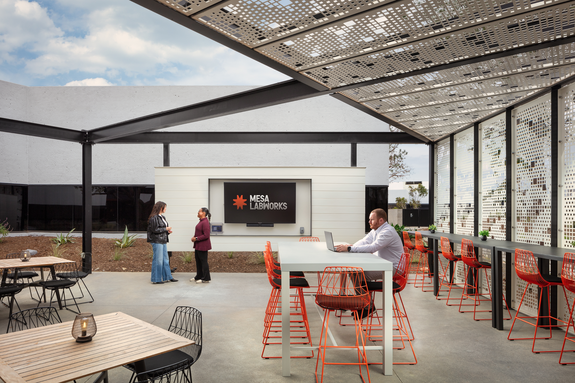 mesa-labworks-rgreaux-photography-24_Original ratio_2000x1333_U_100.webp