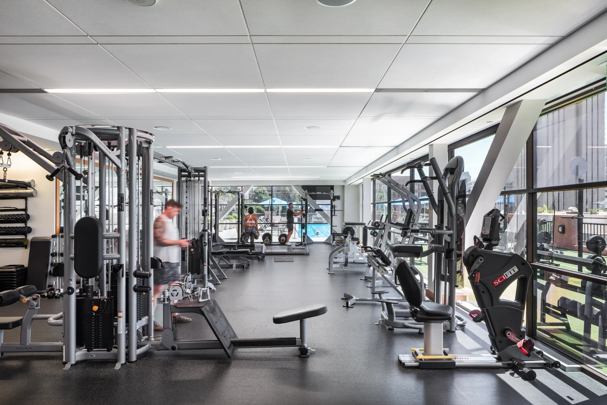 office-gym-interior-501-W-Broadway-25-©robert-greaux-photography.webp