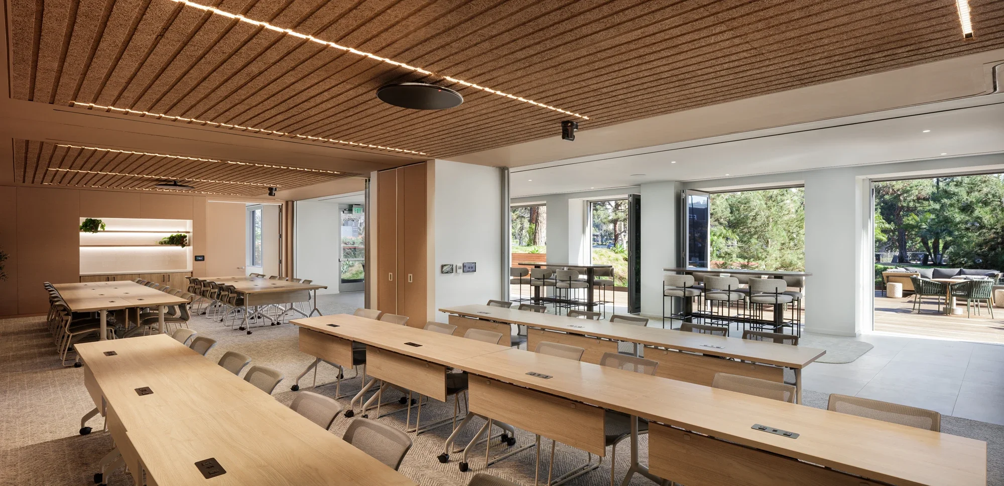 office-conference-del-mar-gateway-94-©robert-greaux-photography (2).webp