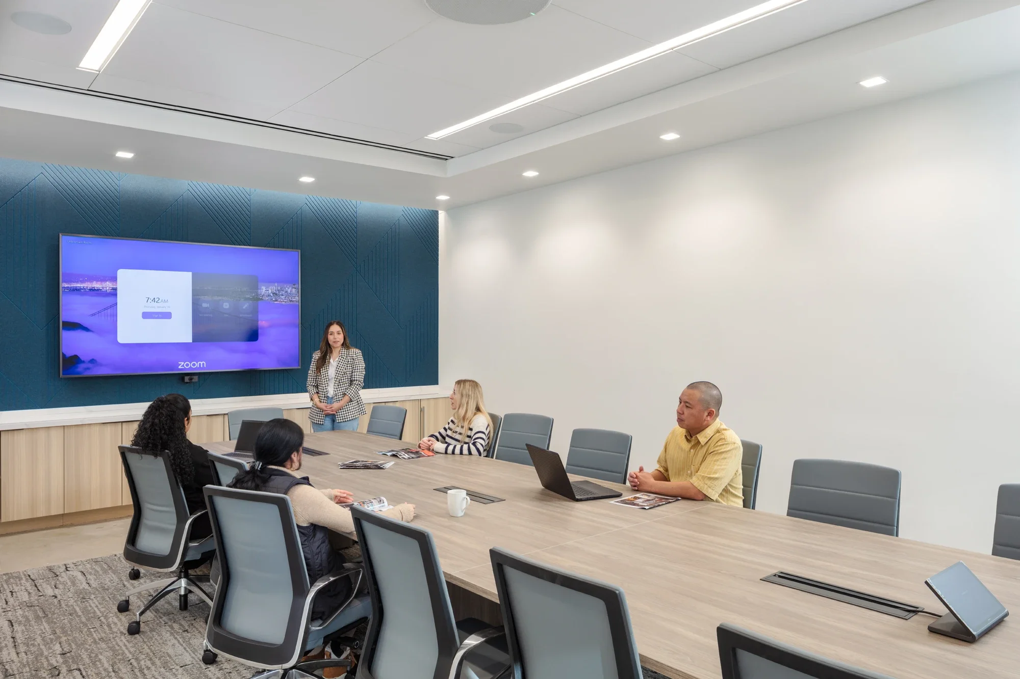 life-science-conference-room-mesa-labworks-2-©robert-greaux-photography.webp