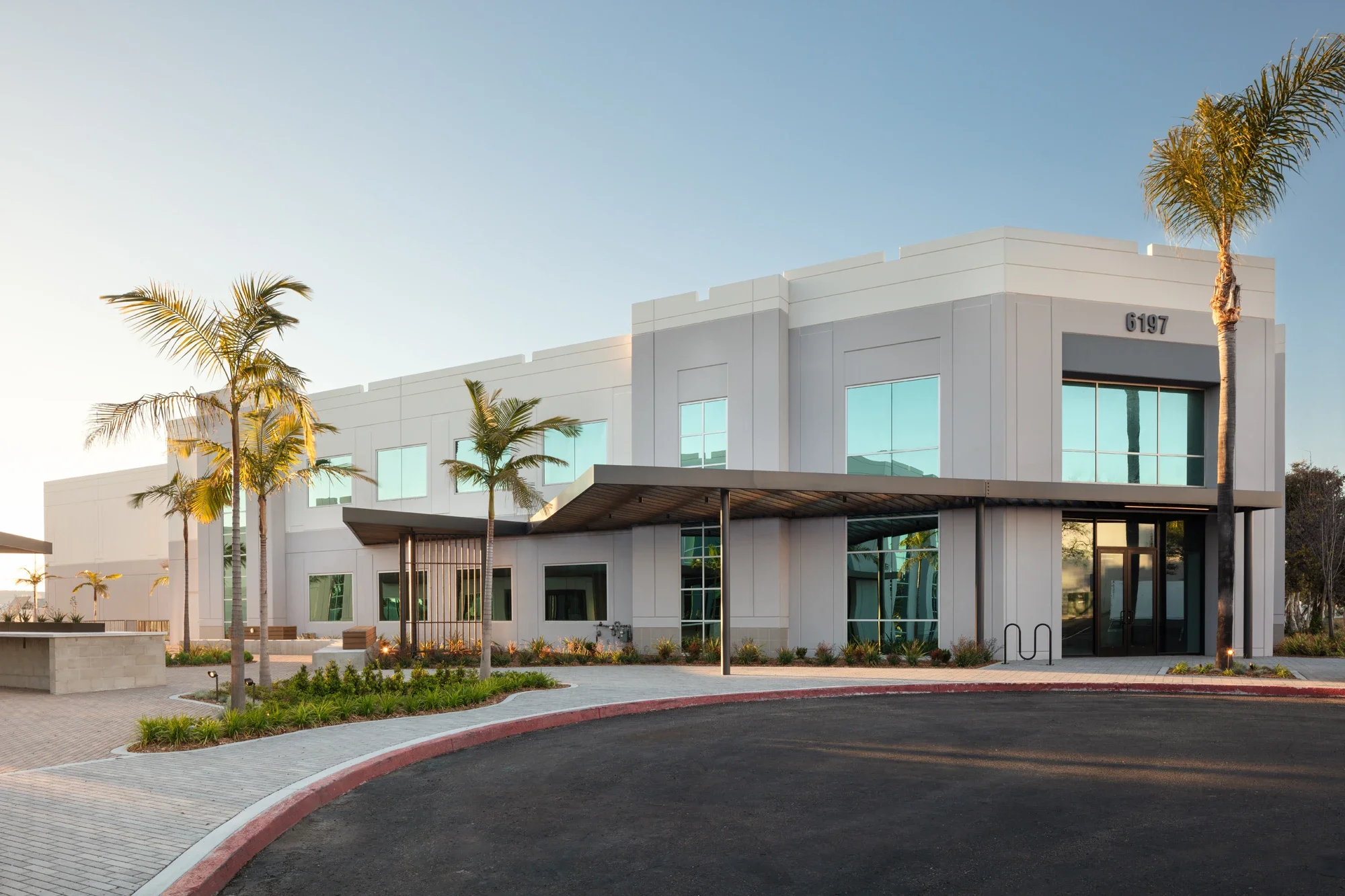 industrial-warehouse-building-exterior-northpointe-carlsbad-©robert-greaux-photography.webp