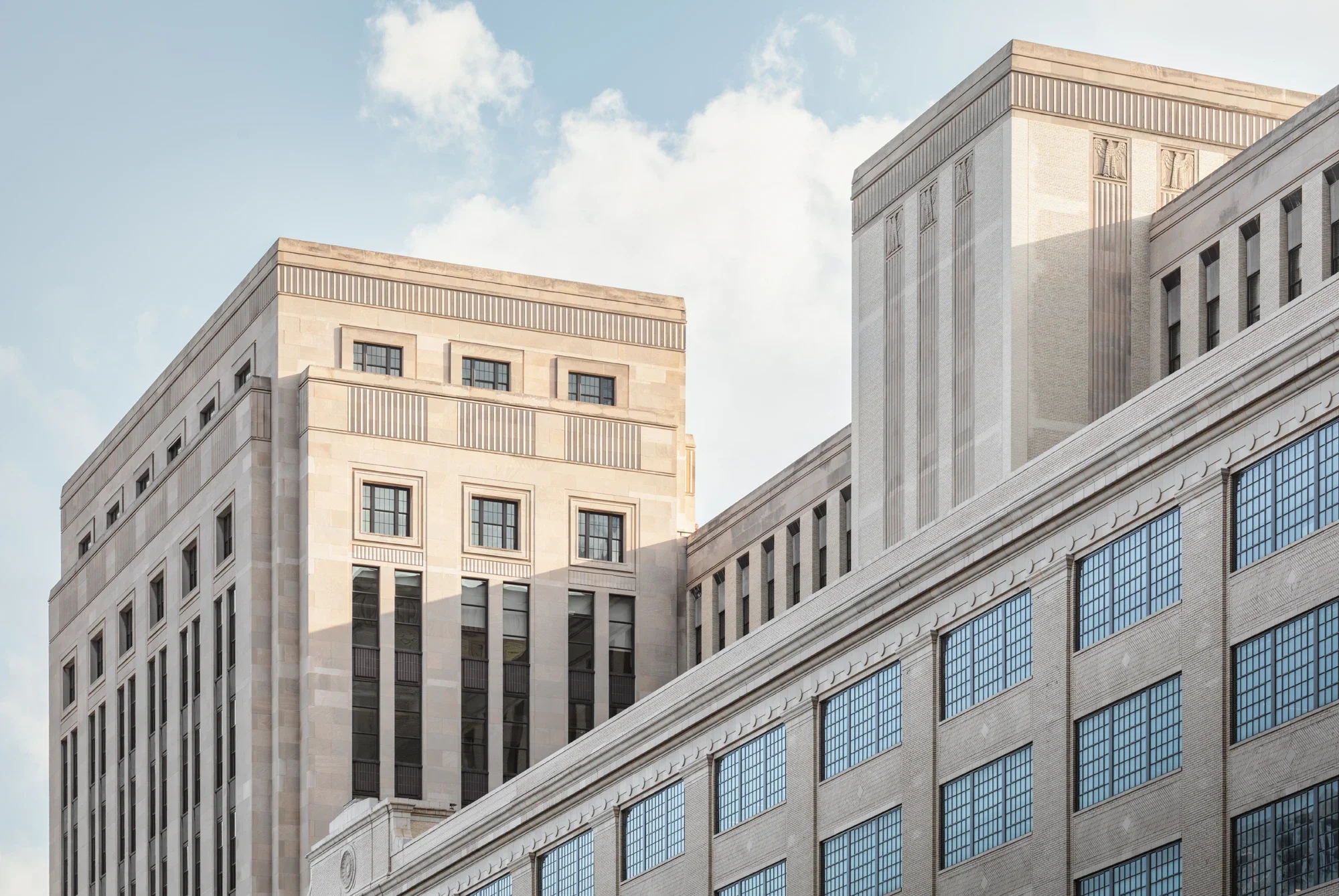 architecture-old-chicago-post-office-exterior-1-©robert-greaux-photography.webp