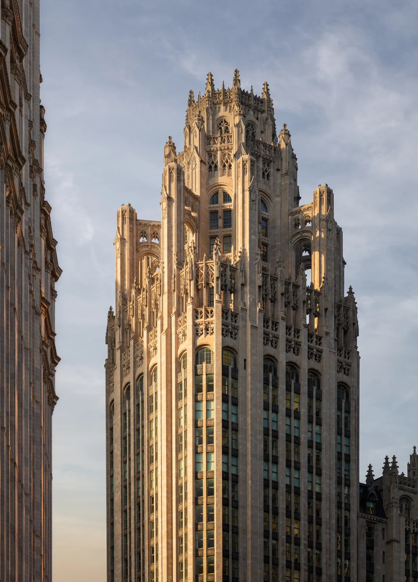 architecture-high-rise-chicago-tribune-building-chicago-2-©robert-greaux-photography.webp