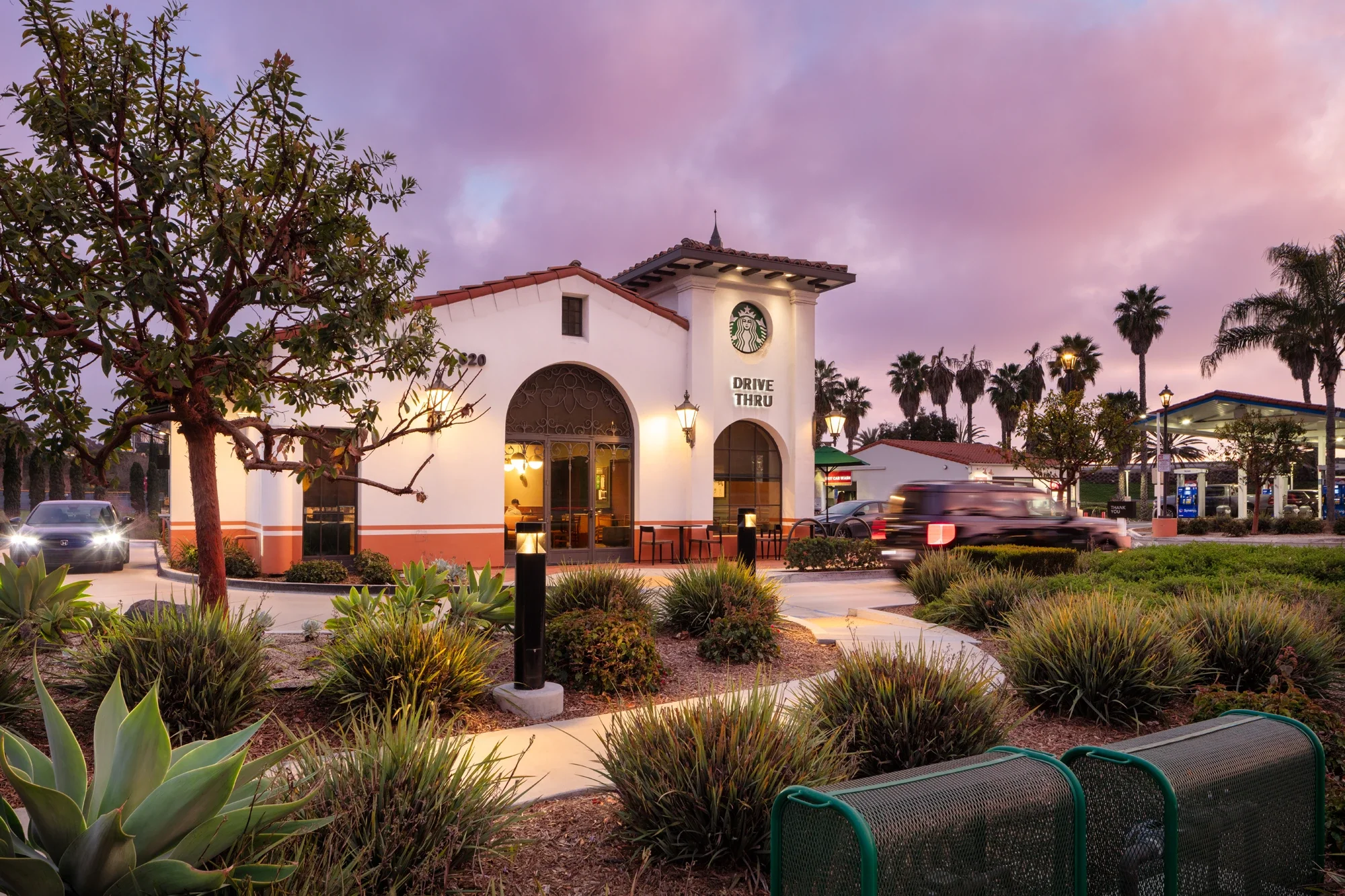 retail-exterior-starbucks-san-clemente-48-©robert-greaux-photography.webp
