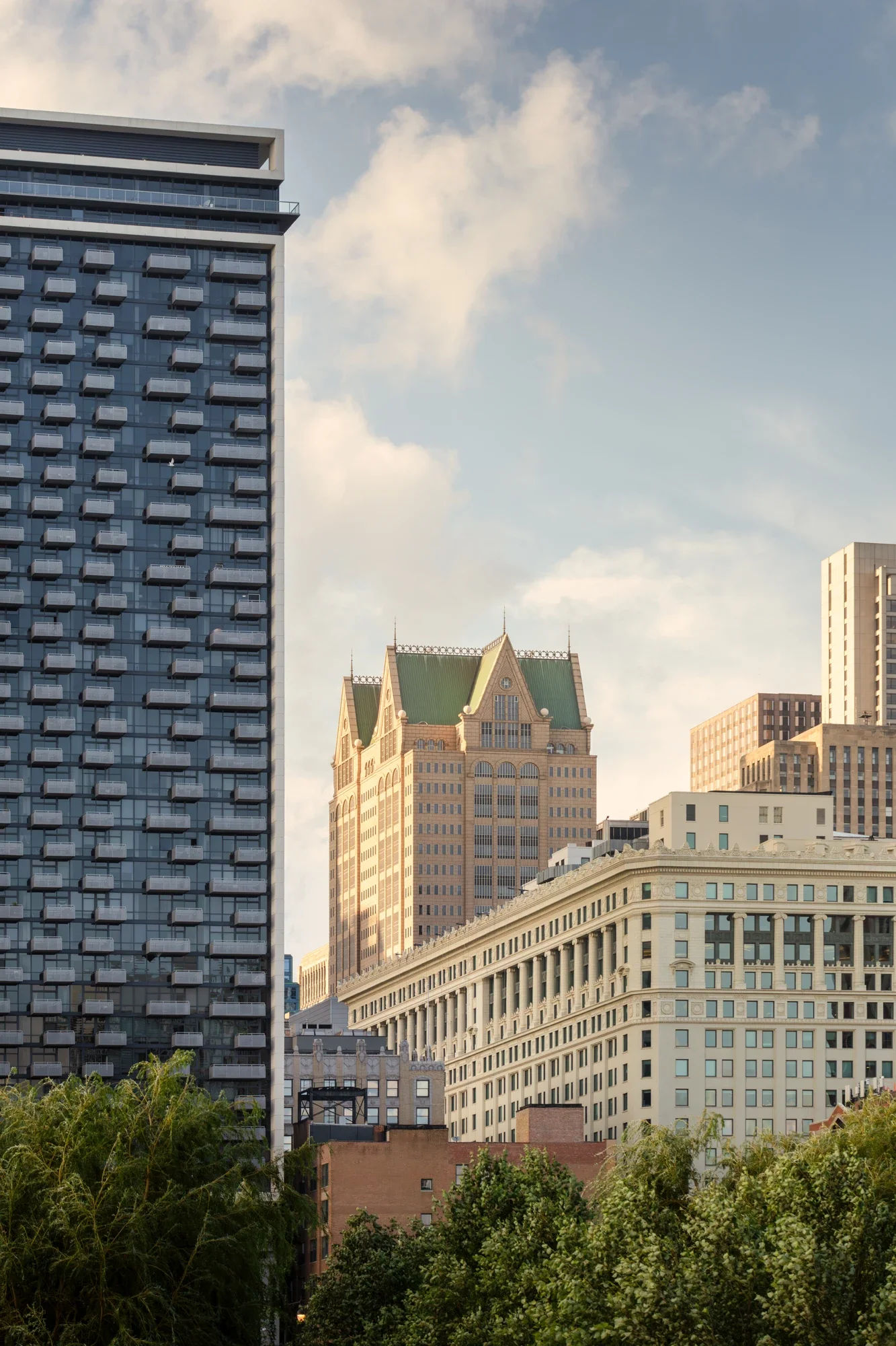 architecture-buildings-exterior-chicago-©robert-greaux-photography.webp