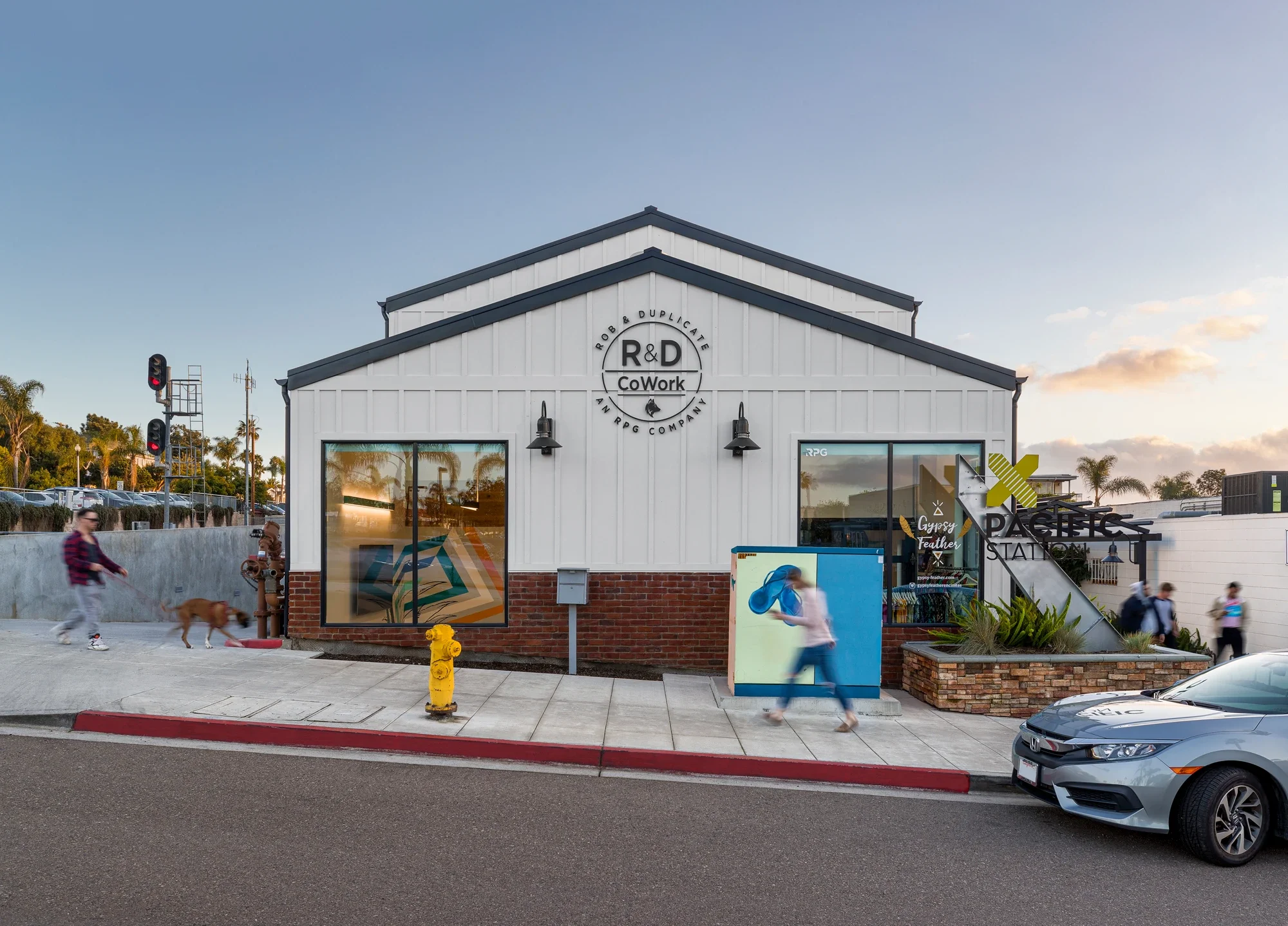 office-exterior-building-cowork-raf-pacifica-©robert-greaux-photography.webp