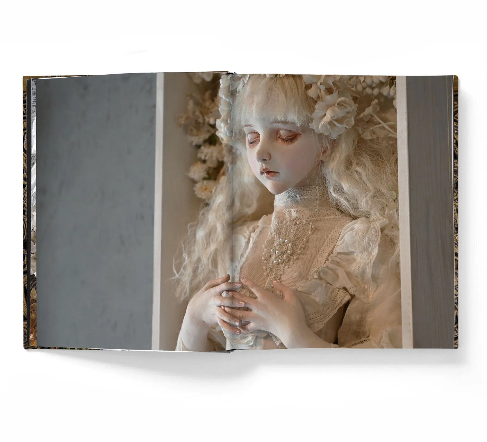 Book MARI SHIMIZU_03.jpg