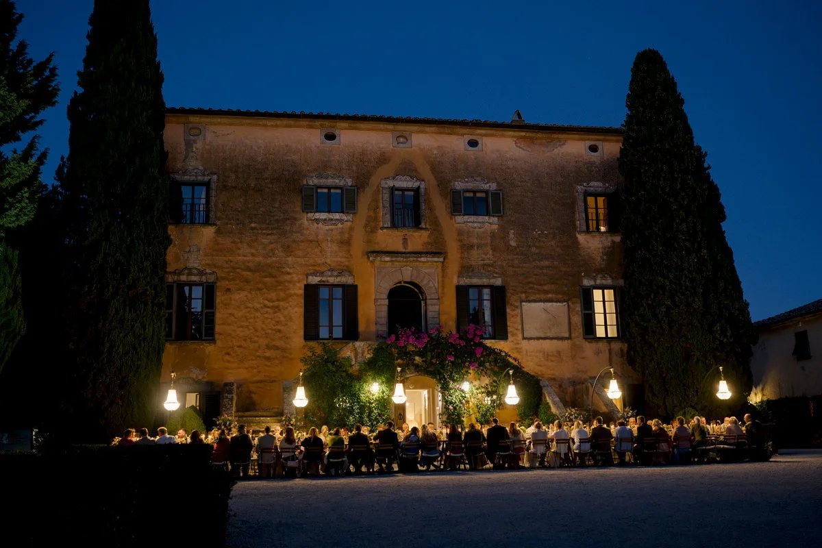 tuscany-wedding-dinner-villa-di-ulignano-candlelight-celebration.jpg