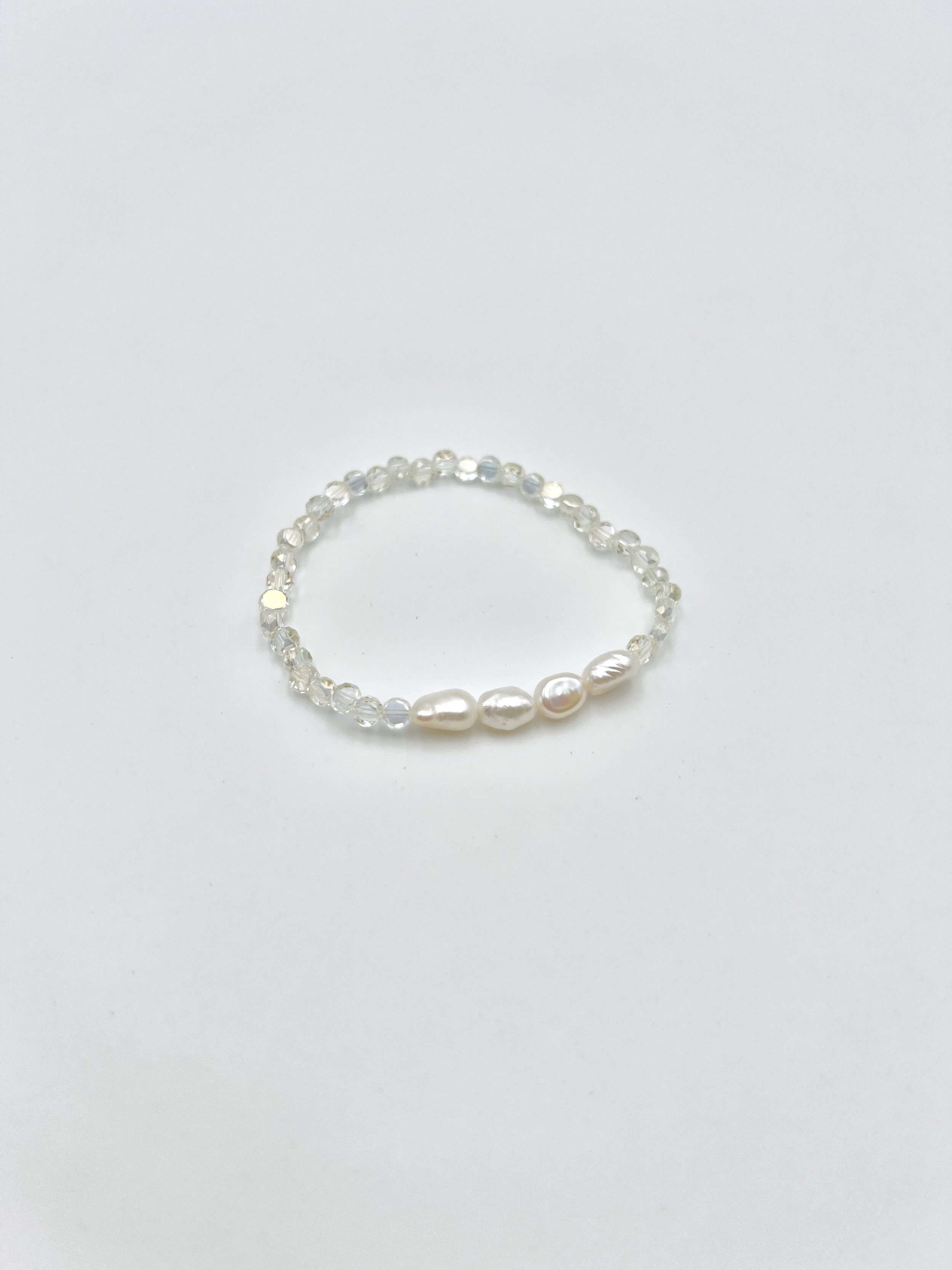 Bracelet Yurina White 2.jpeg