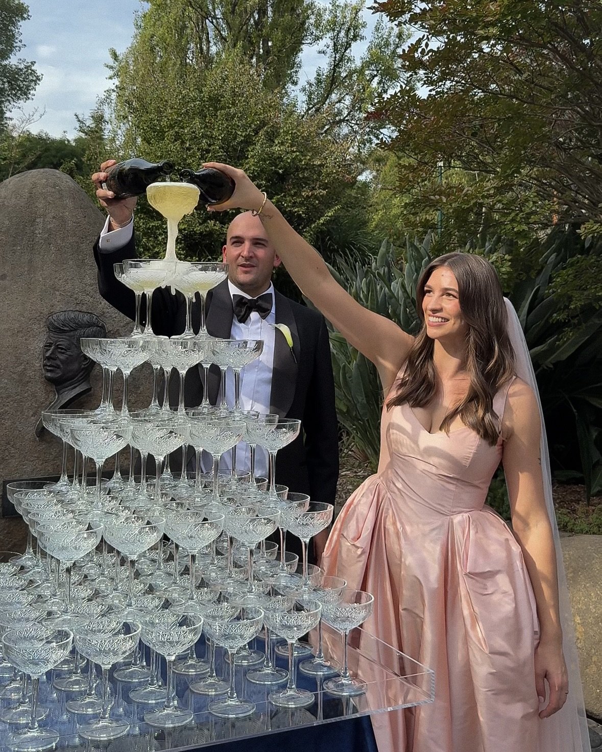 hannah &amp; dan &mdash; 🏹

a dream aesthetic to compliment a dream day 

bride: @caprese_gurl 
bts content: @bridal_bts 
florist: @evolve.floral 
stylist: @wholelottalovecreative 
photographer: @thomasjpg 
dress: @van.der.kooij 
hair: &amp; makeup 