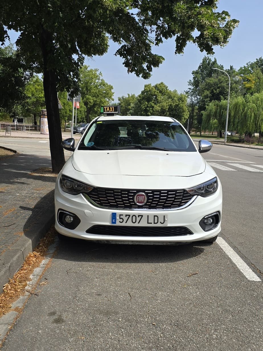 Taxi Pous, disponible en Vic